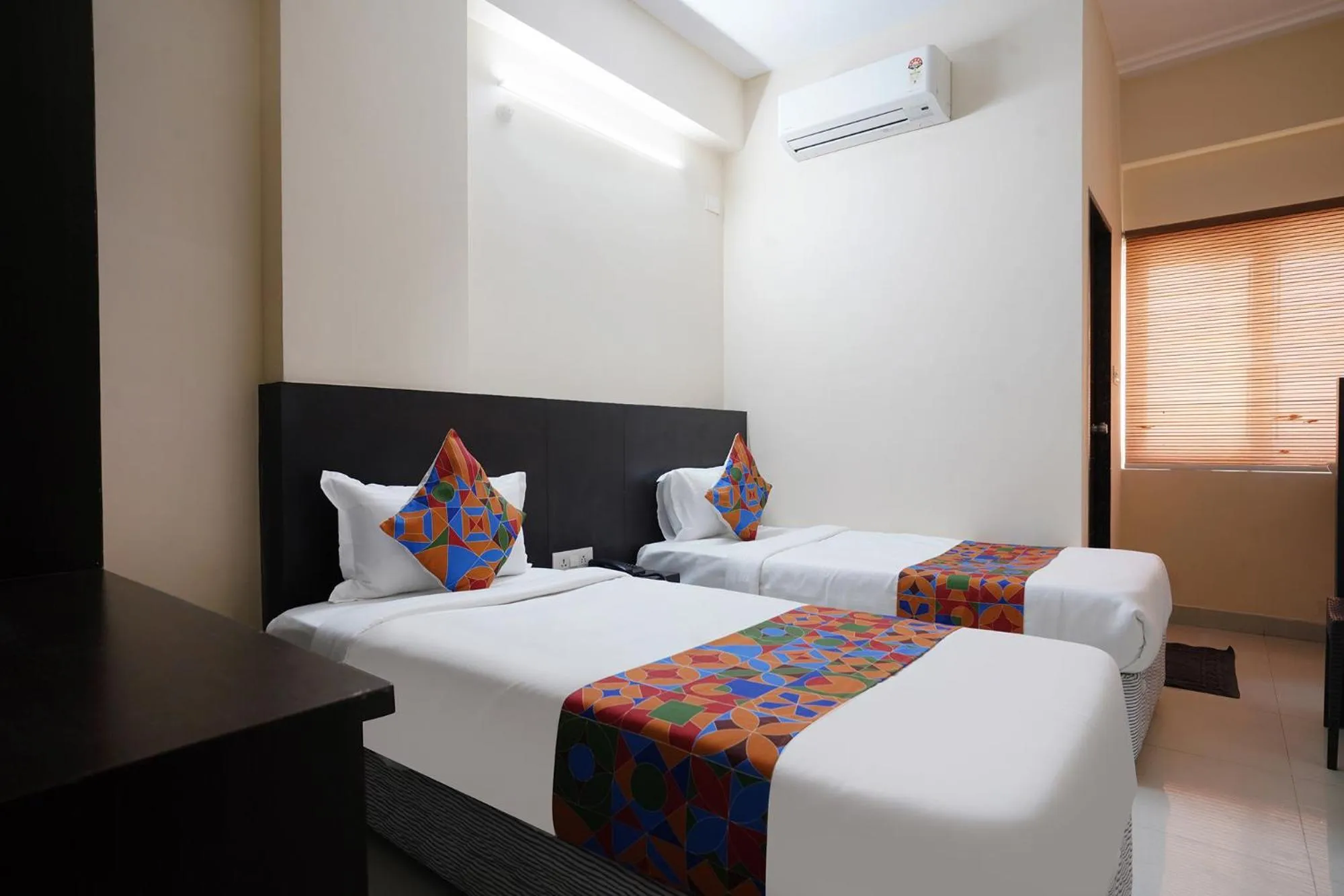 Bed in FabHotel Serenity - Nr AIG Hospital, Gachibowli