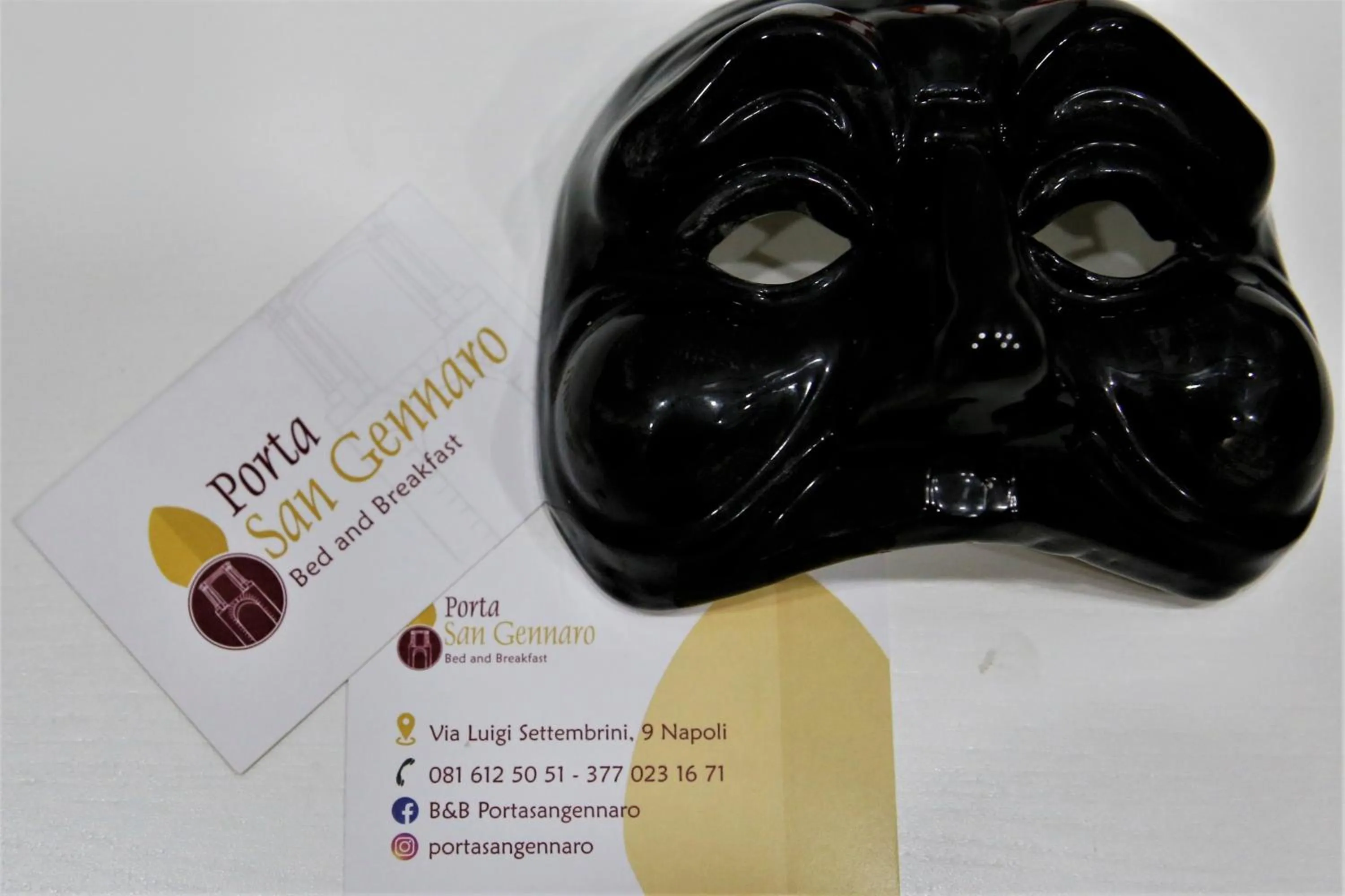 Text overlay in Porta San Gennaro