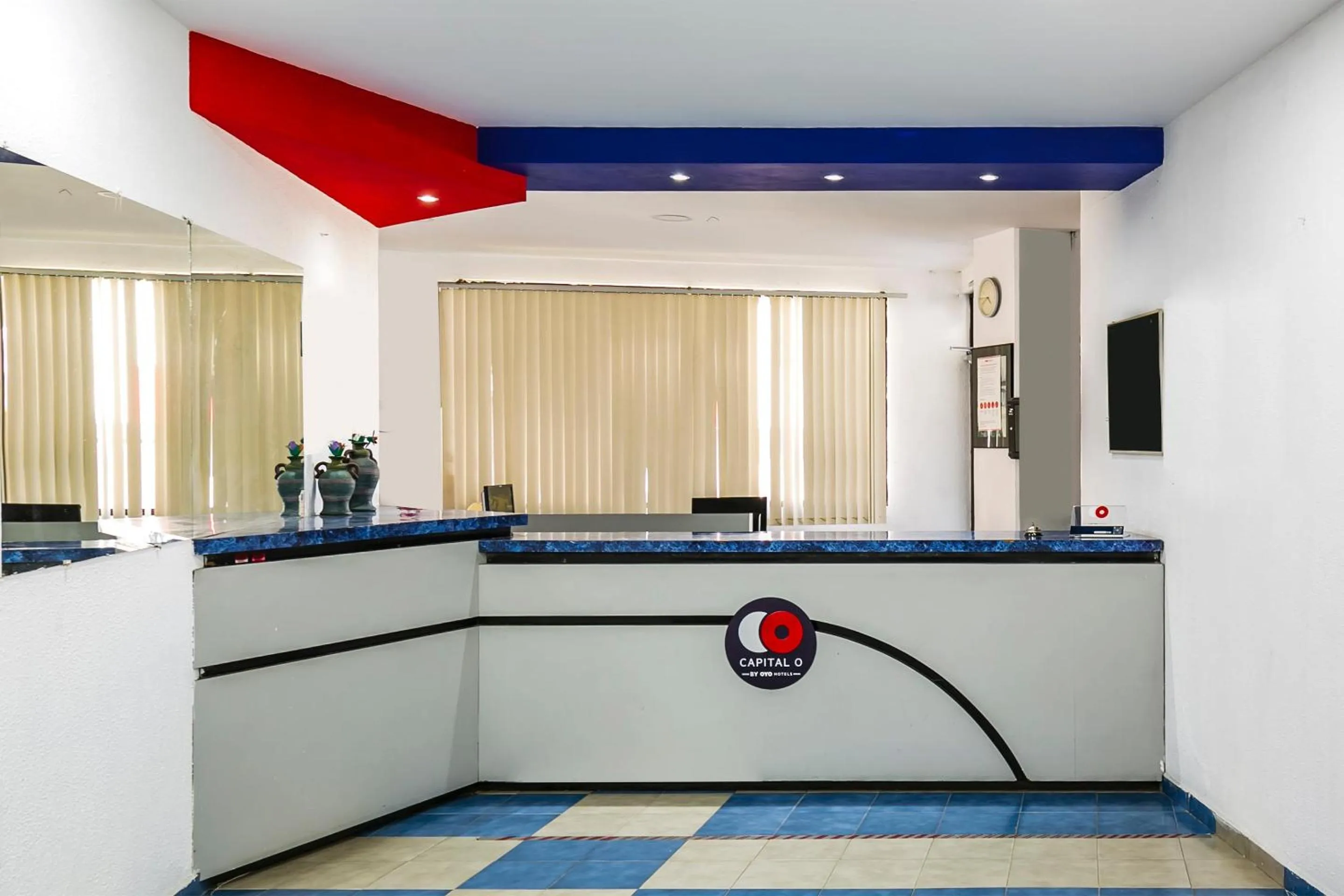 Lobby or reception in Capital O Hotel Casa Blanca, Morelia