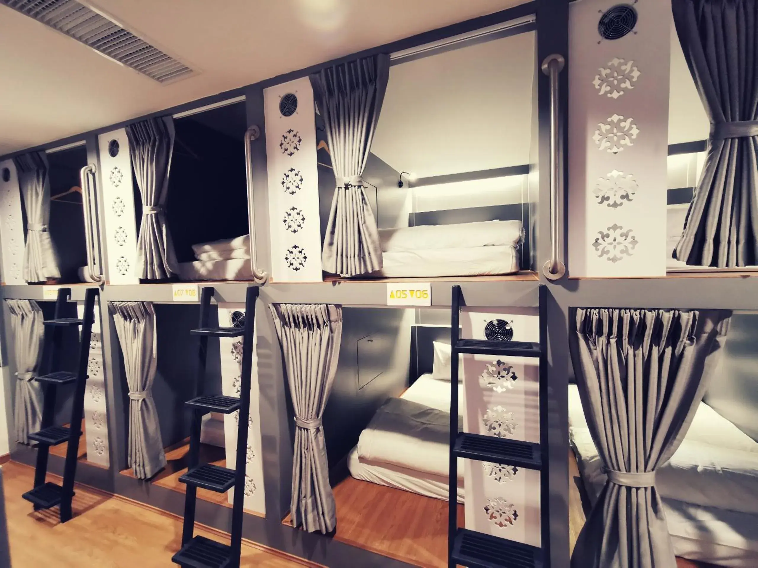 Single Bed in Female Dormitory Room in Capzule Bed Phuket Single Bed in Female Dormitory Room in Capzule Bed Phuket