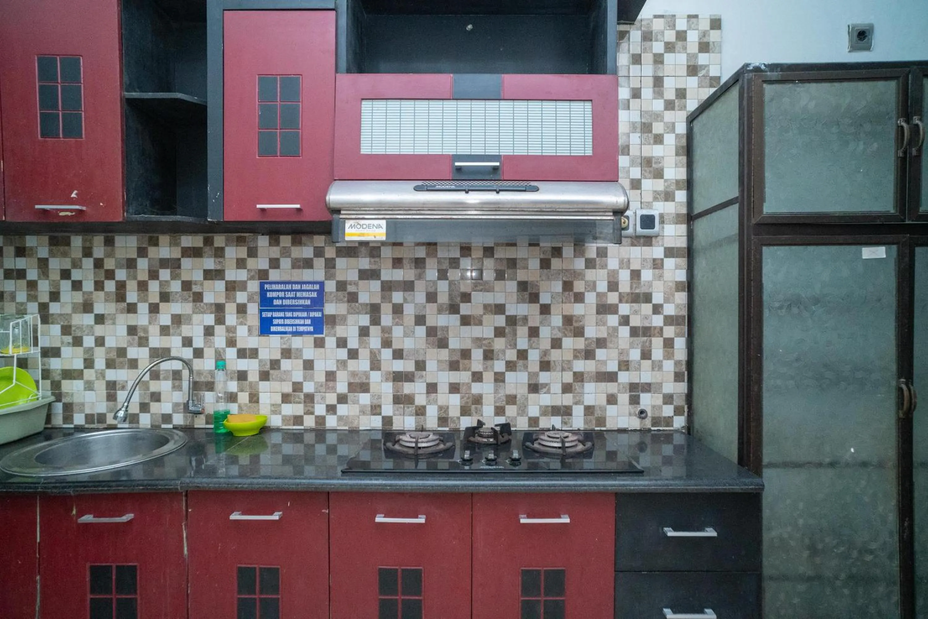 Property building in RedDoorz Syariah near Jalan A Yani KM 8 Citraland