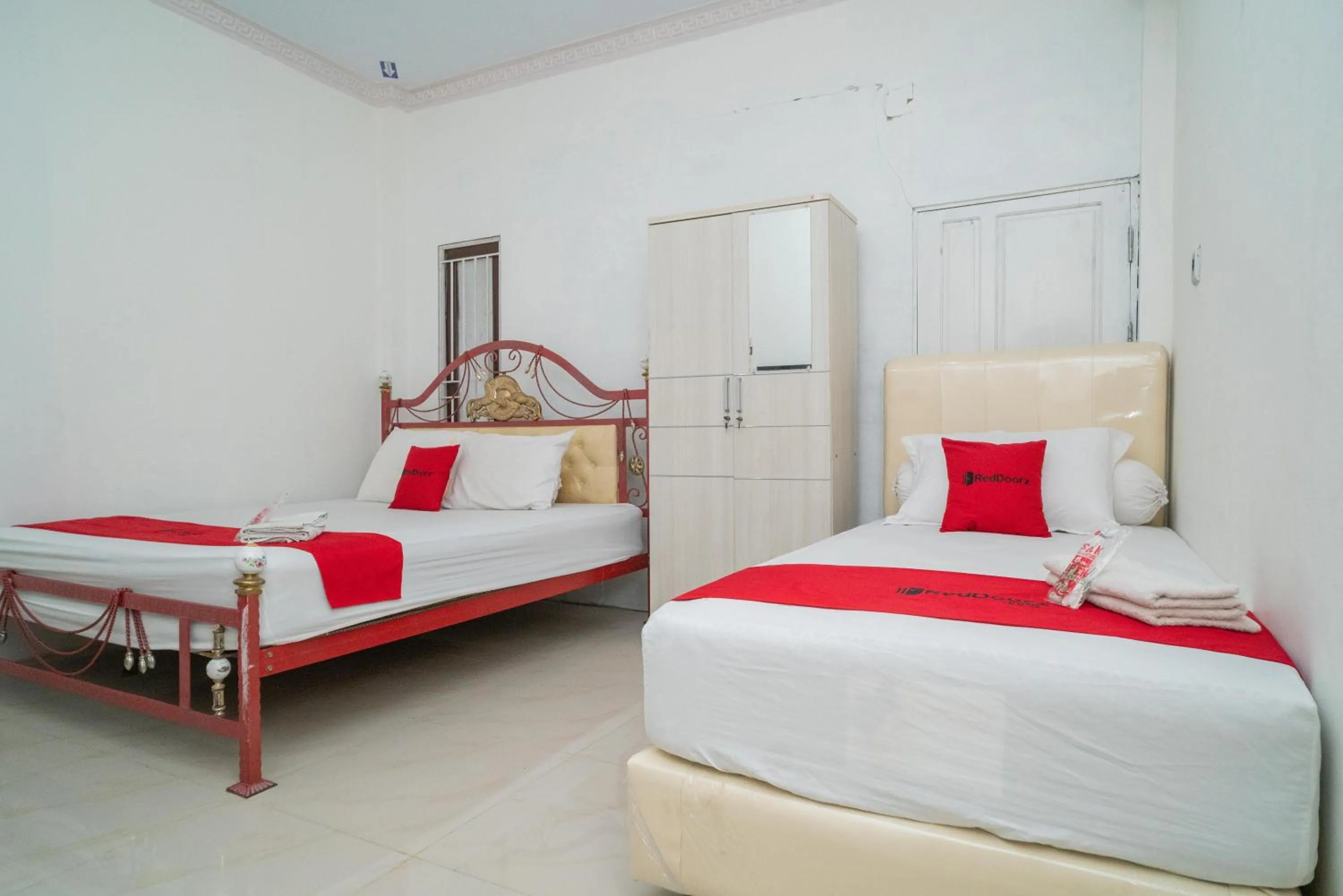 Bed in RedDoorz Syariah near Jalan A Yani KM 8 Citraland