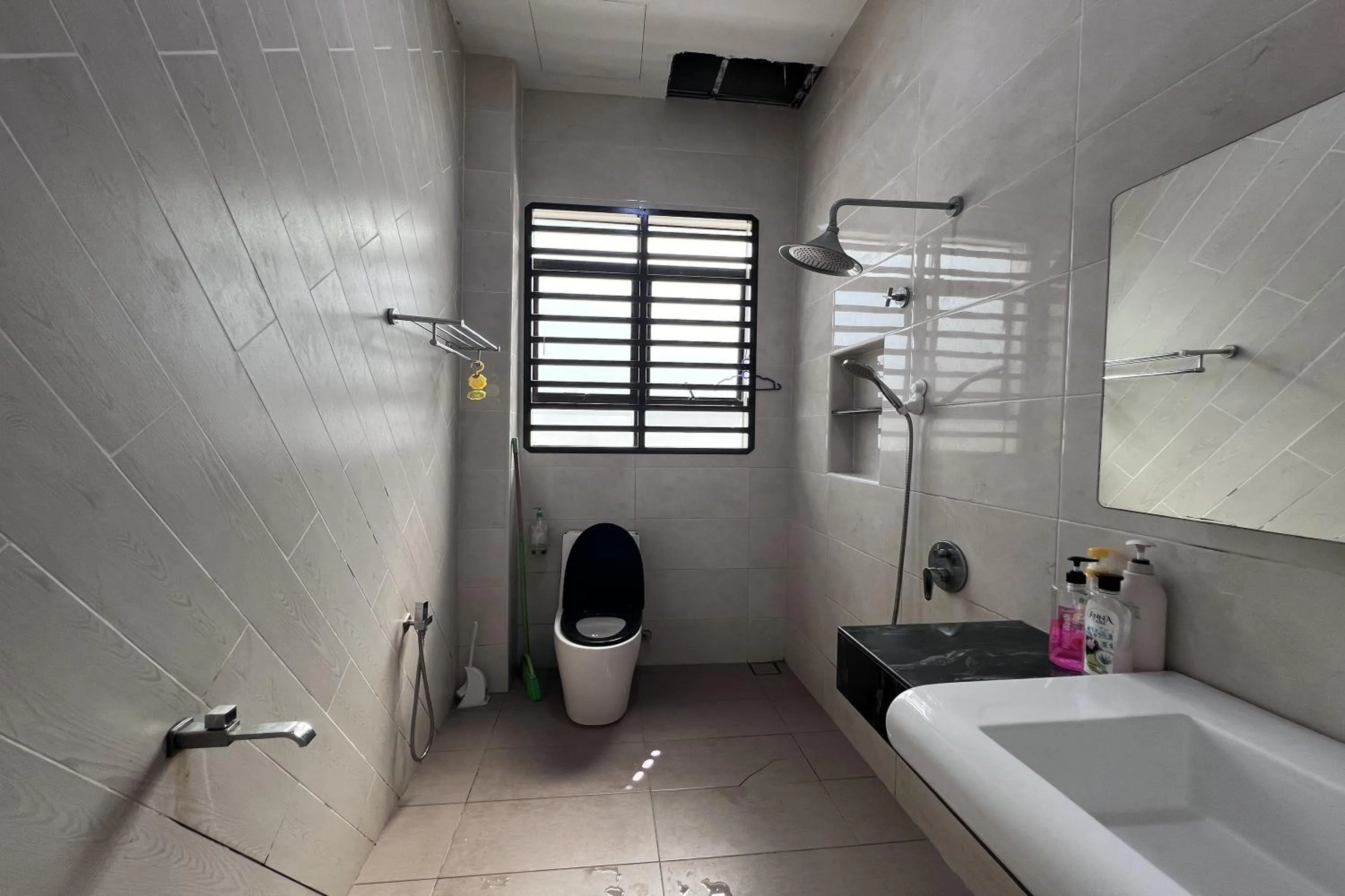 Bathroom in Nurbayu Chalet, Kemaman