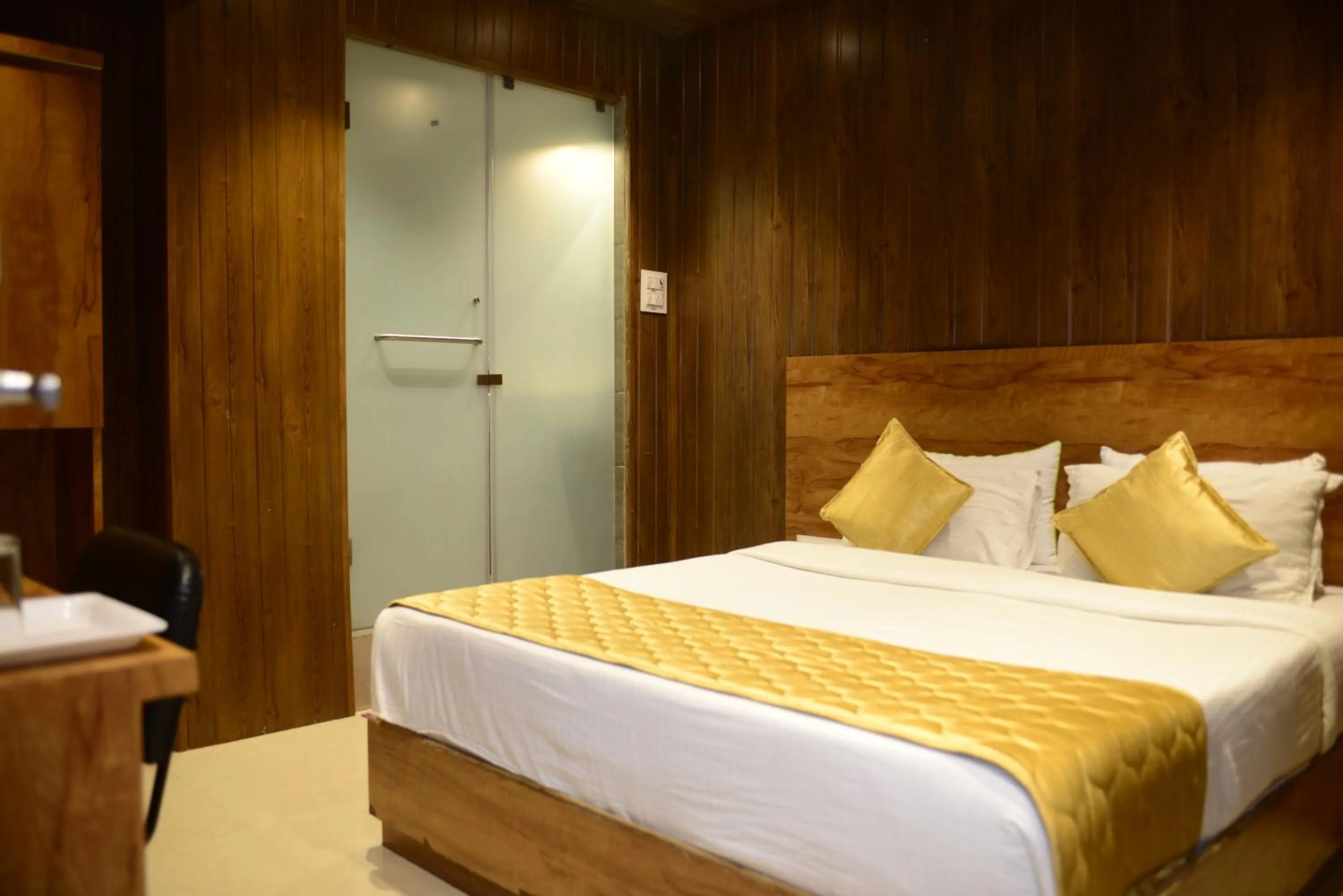 Photo of the whole room, Bed in Hotel Malad Inn opposite Malad Railway Station