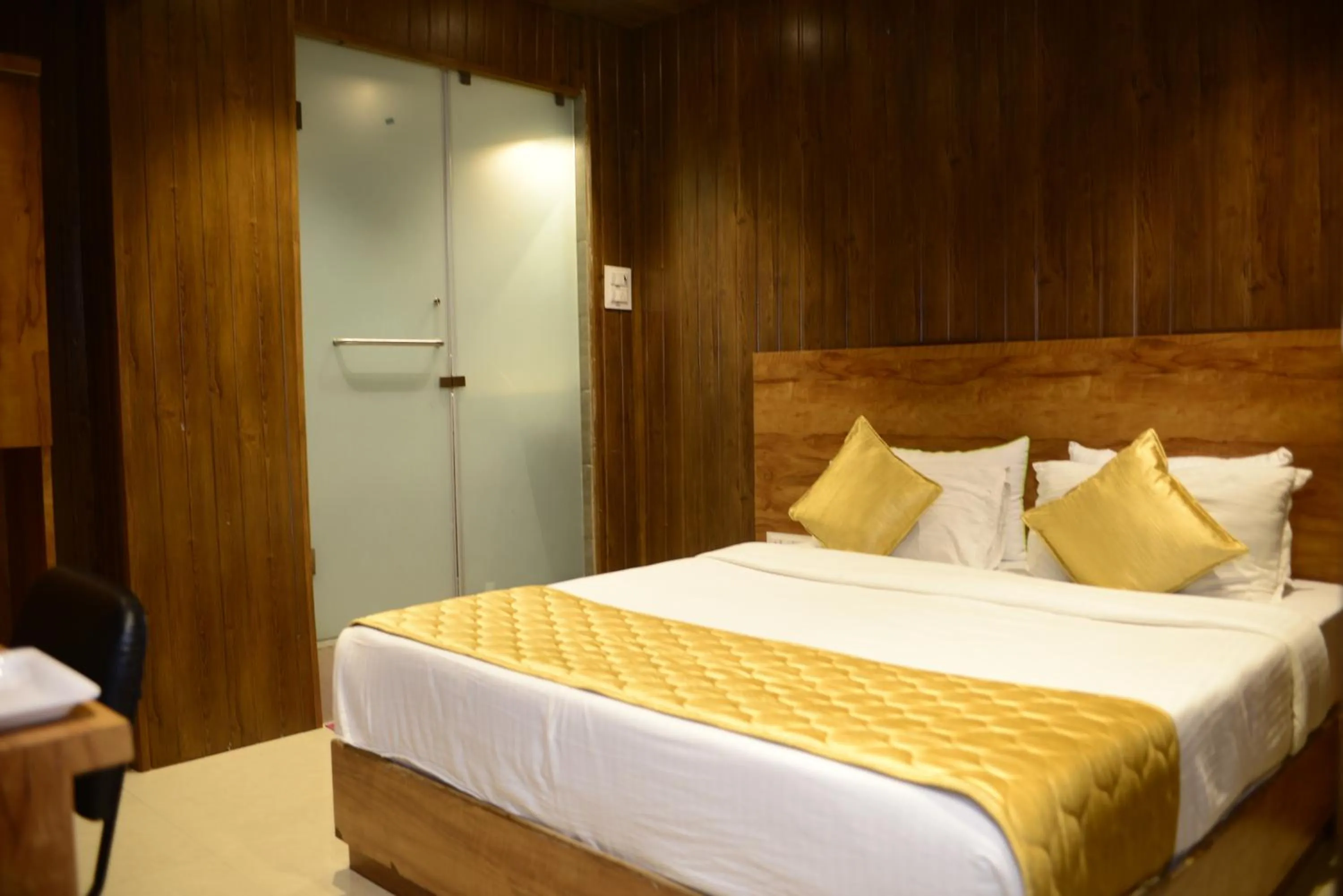 Photo of the whole room, Bed in Hotel Malad Inn opposite Malad Railway Station