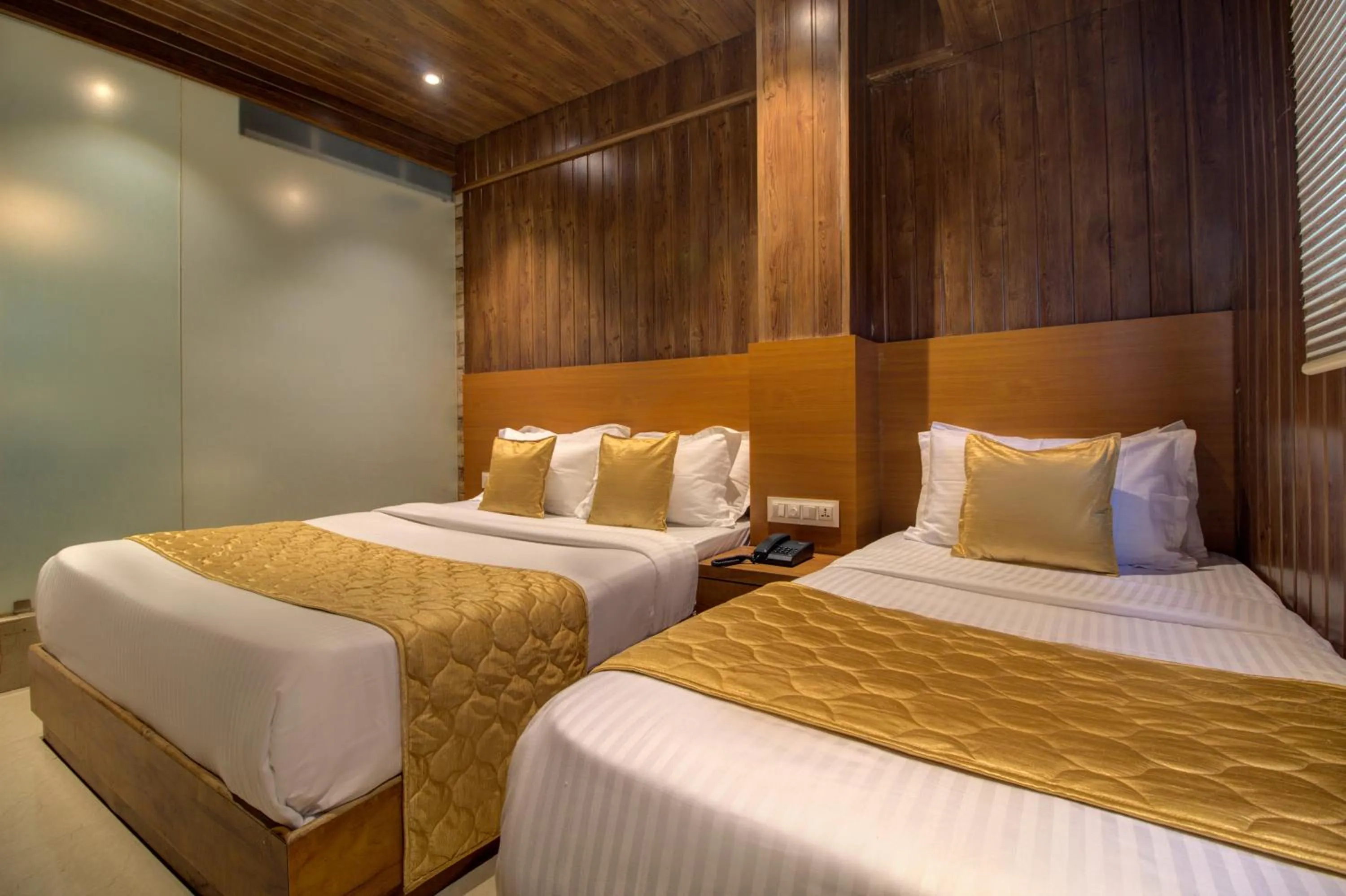 Bedroom, Bed in Hotel Malad Inn opposite Malad Railway Station