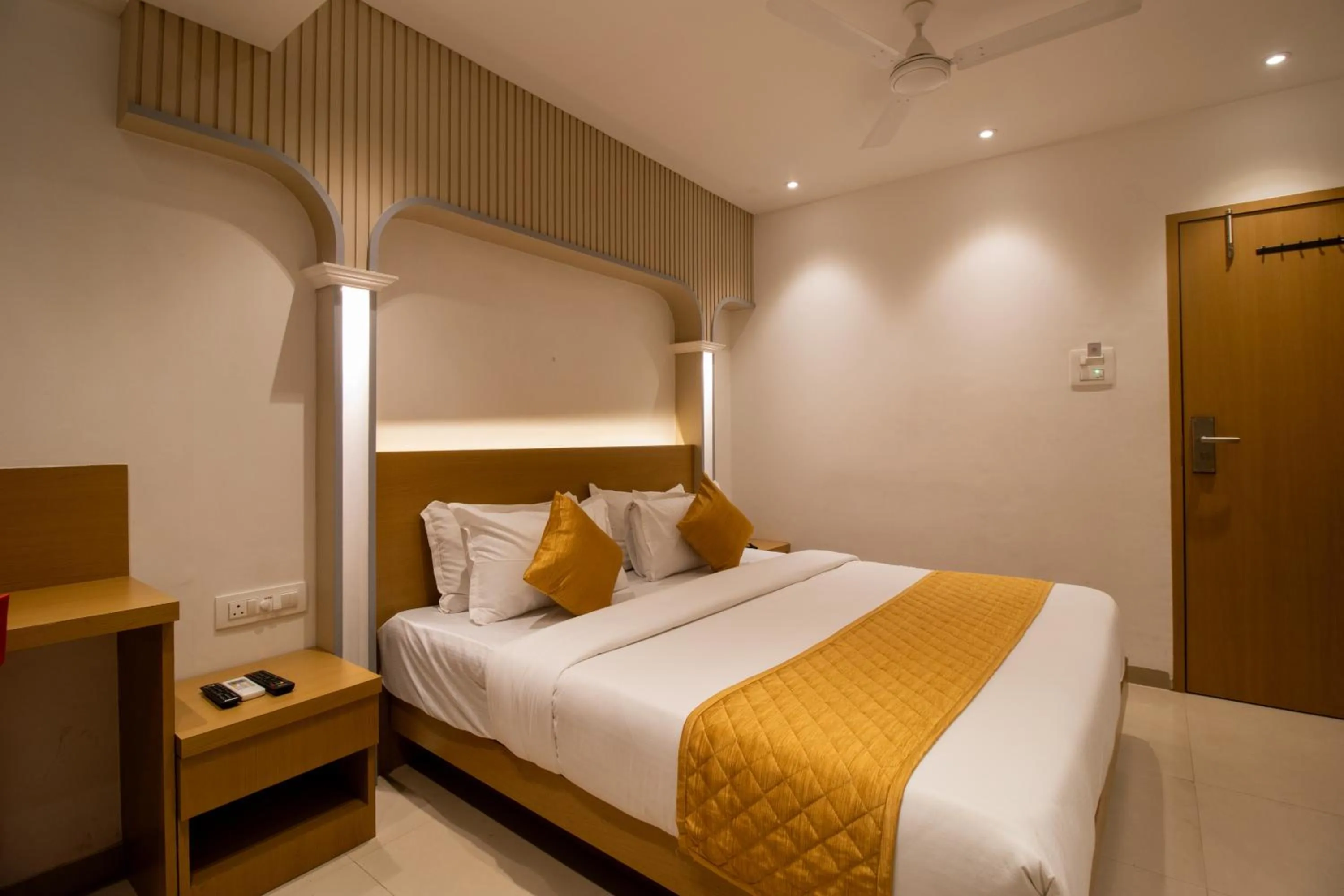 Photo of the whole room, Bed in Hotel Malad Inn opposite Malad Railway Station