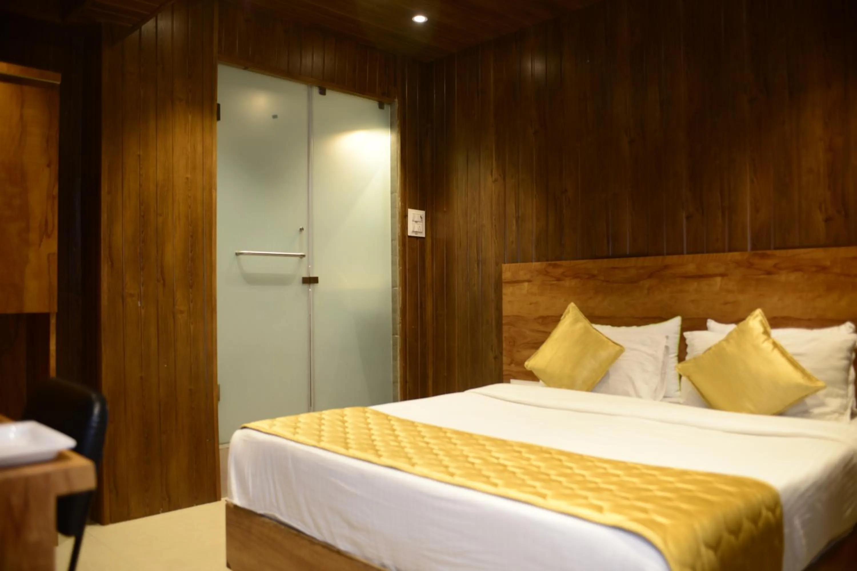 Photo of the whole room, Bed in Hotel Malad Inn opposite Malad Railway Station