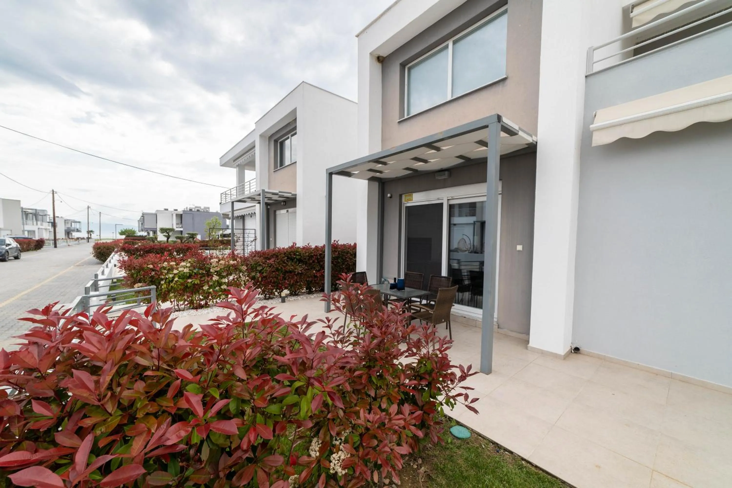 Property building in Thalassa & Thalassa Prive Residential Complex