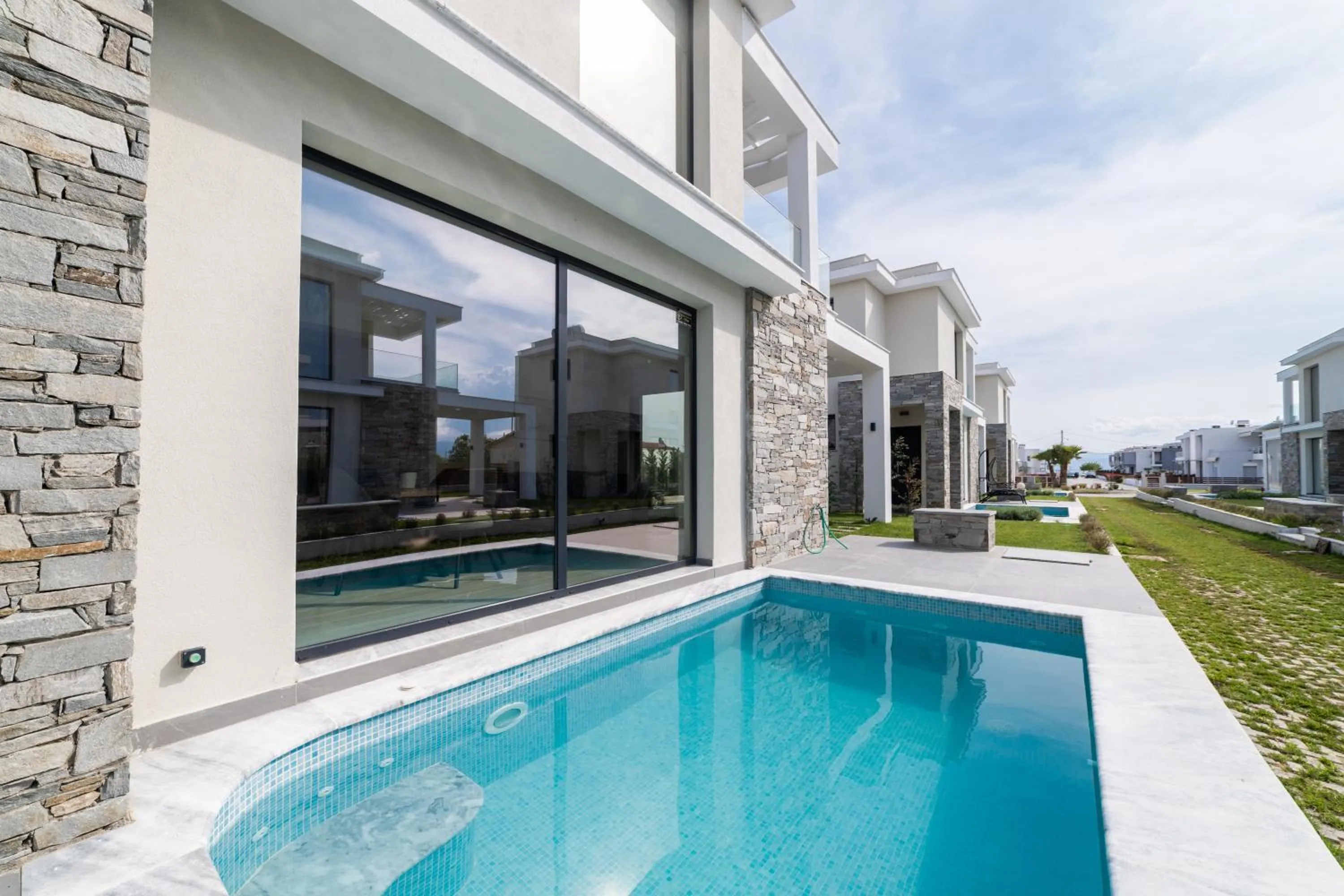 Property building in Thalassa & Thalassa Prive Residential Complex