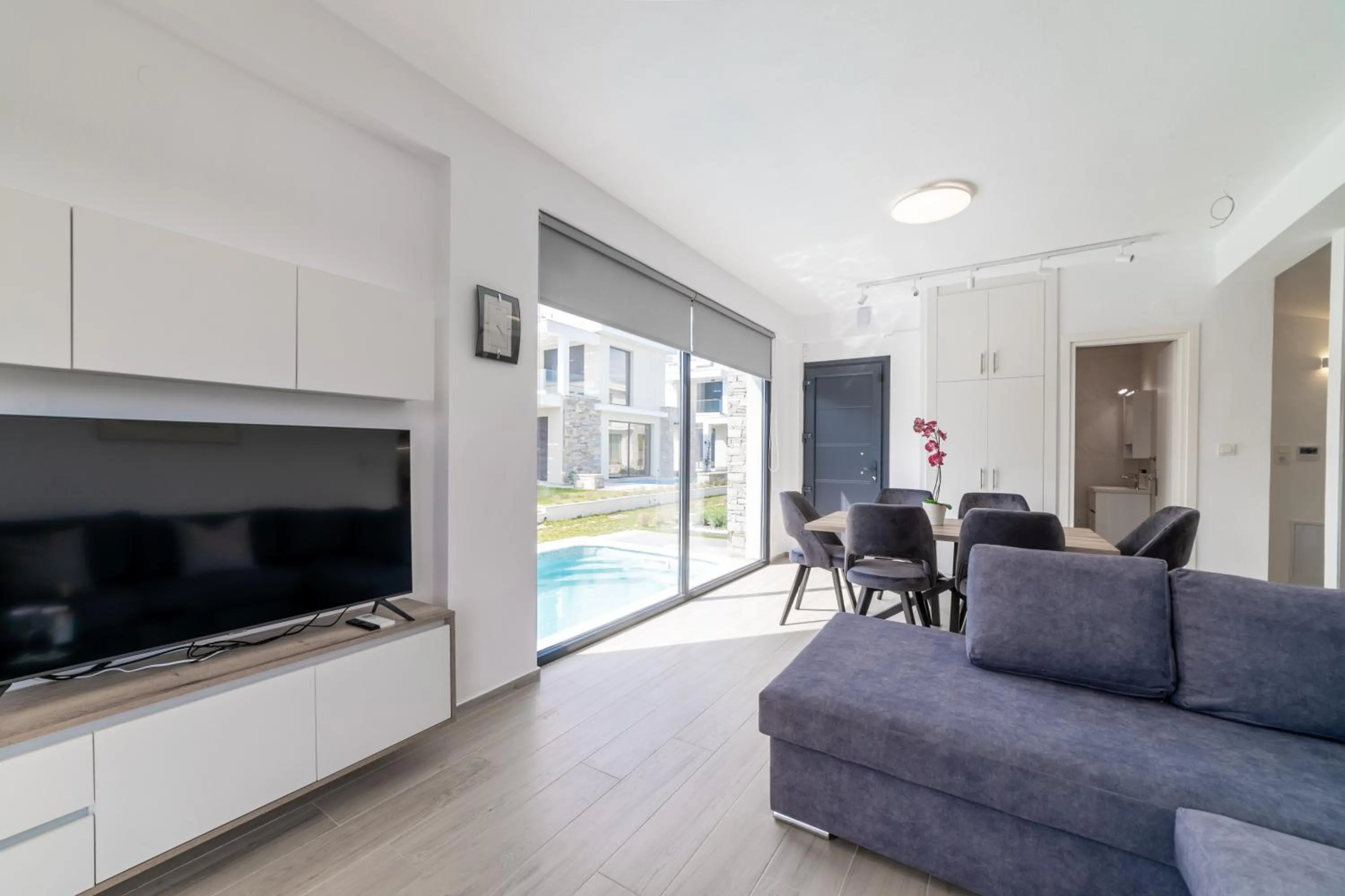 TV and multimedia in Thalassa & Thalassa Prive Residential Complex