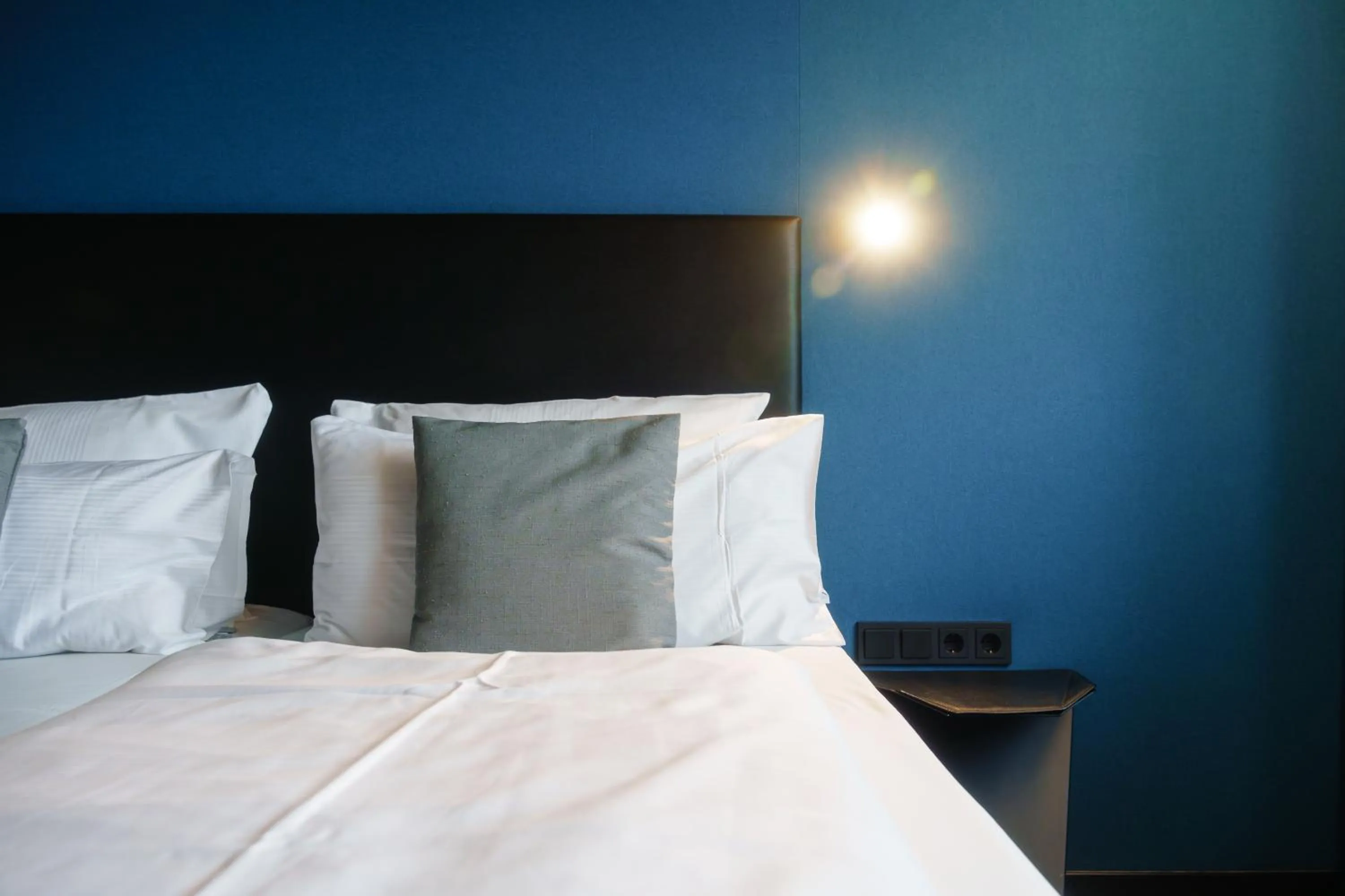 Photo of the whole room, Bed in Roomreich