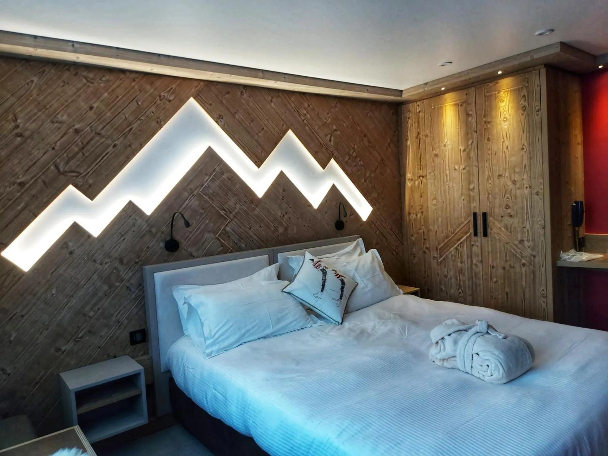 Bed in Hôtel Les Sherpas