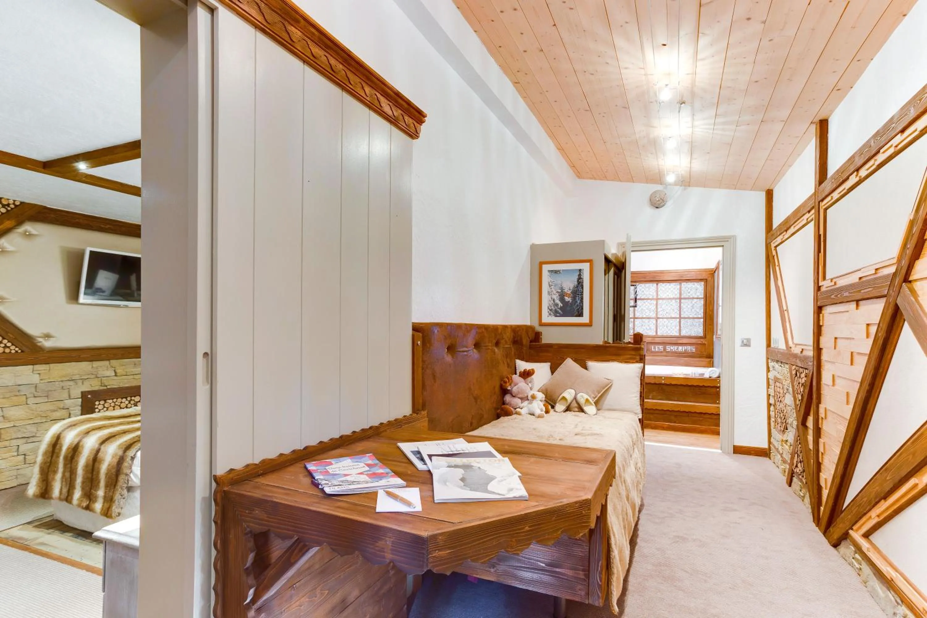 Bed in Hôtel Les Sherpas