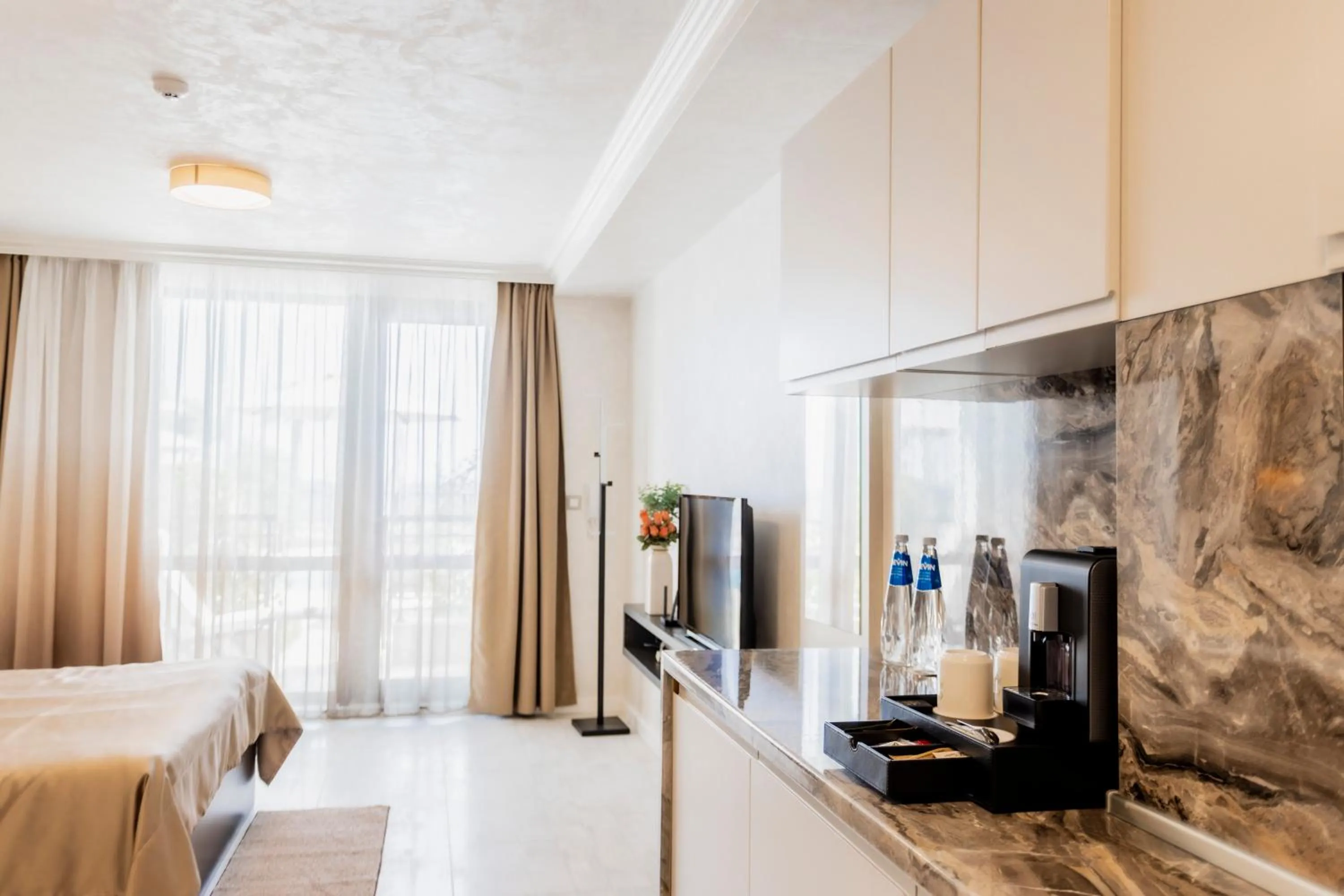 Sea view, Bed in Onyx Beach Residence - Free Beach Access & Parking