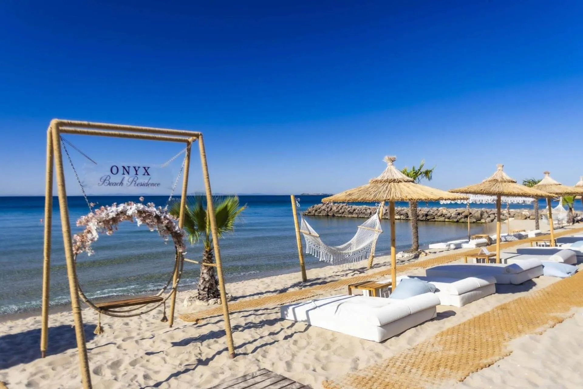 Onyx Beach Residence - Free Beach Access & Parking