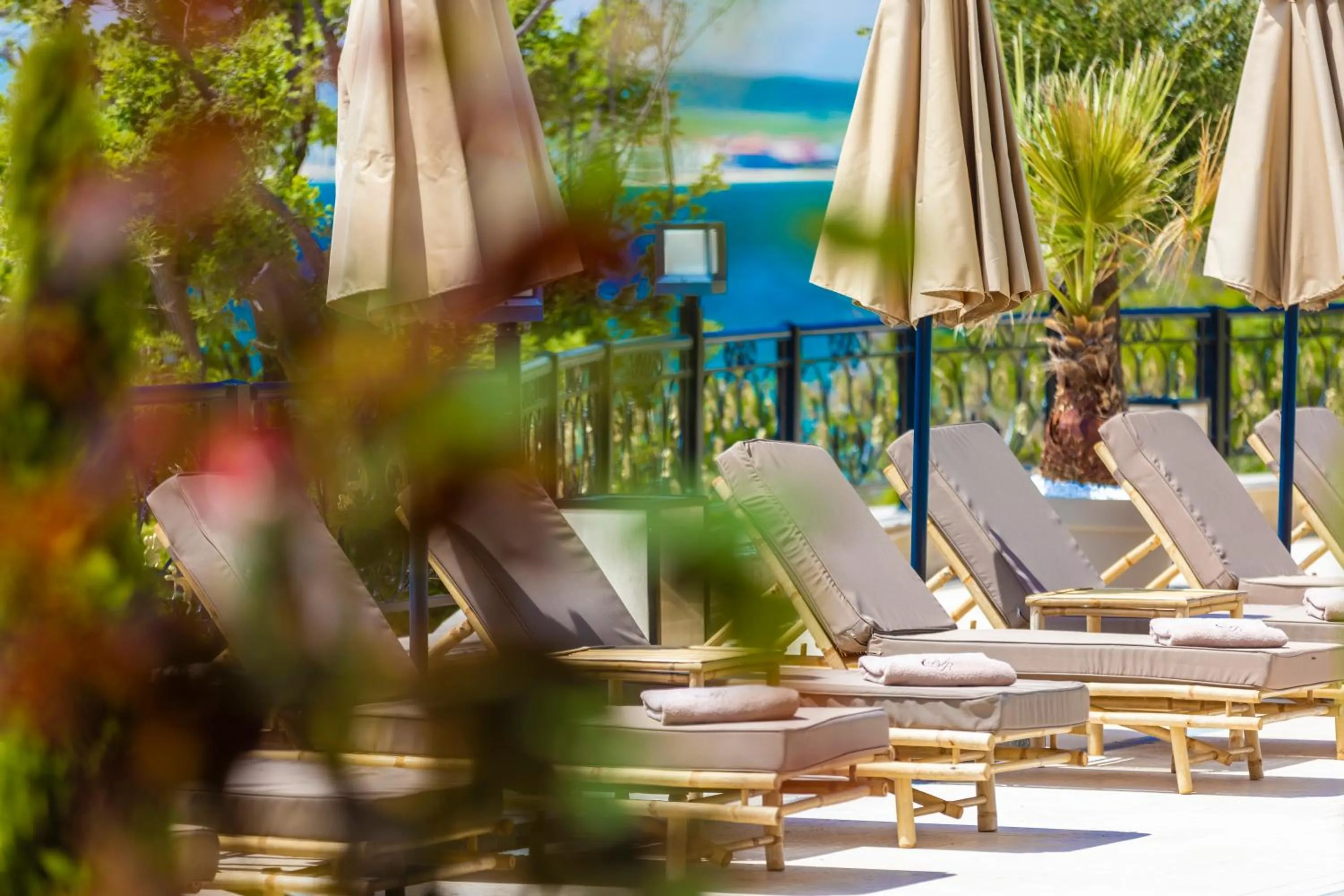 Swimming pool in Onyx Beach Residence - Free Beach Access & Parking