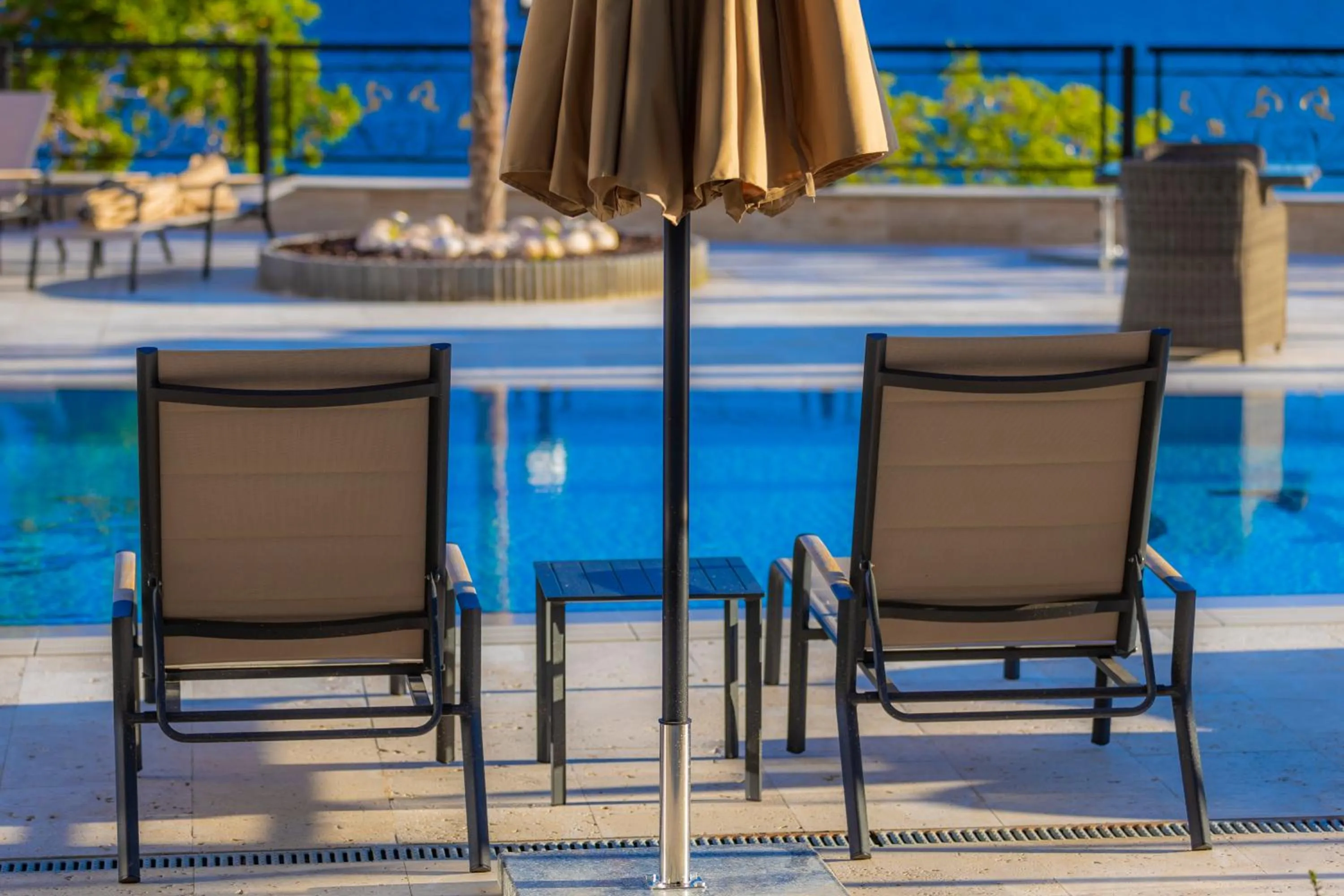 Swimming pool in Onyx Beach Residence - Free Beach Access & Parking