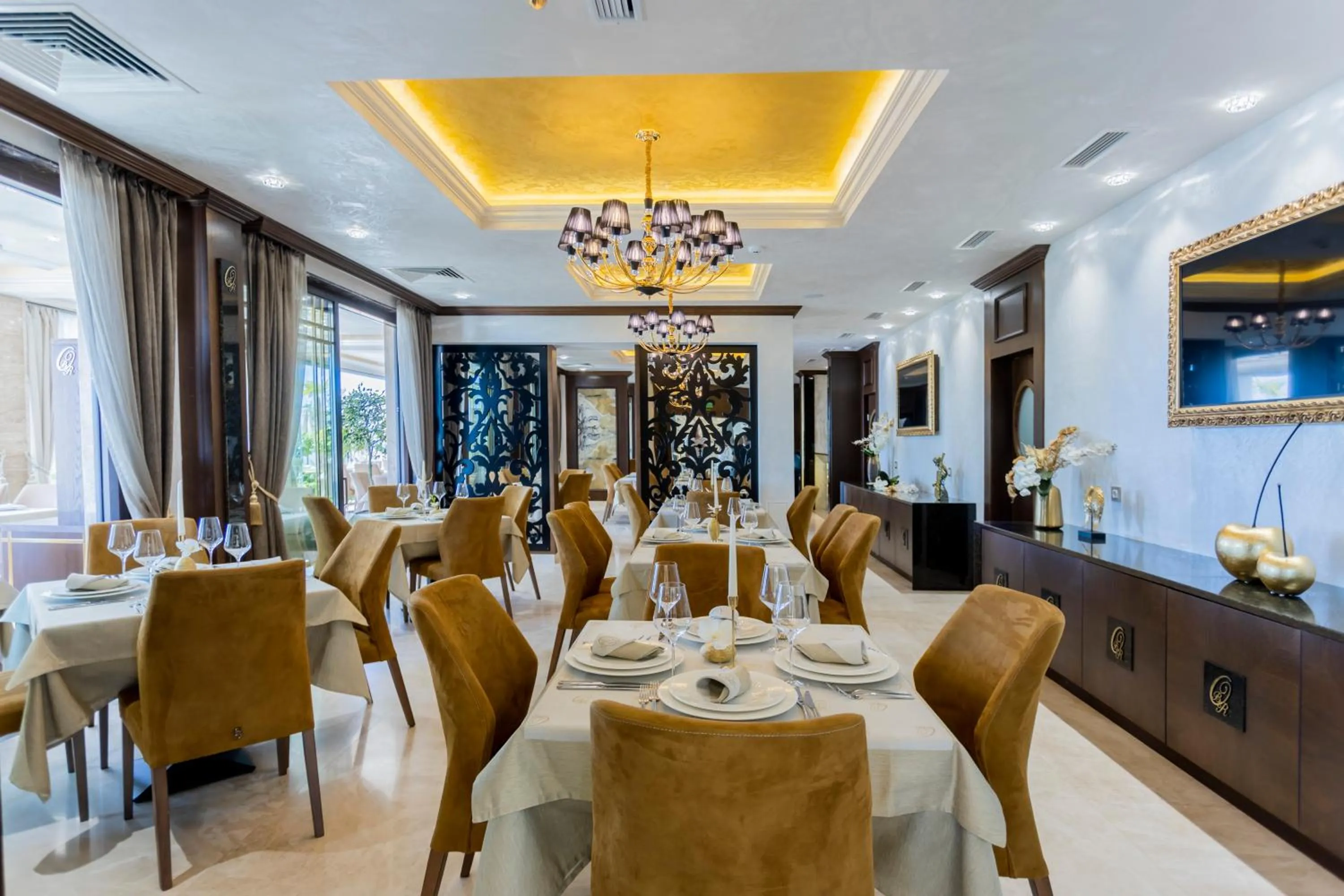 Restaurant/places to eat in Onyx Beach Residence - Free Beach Access & Parking