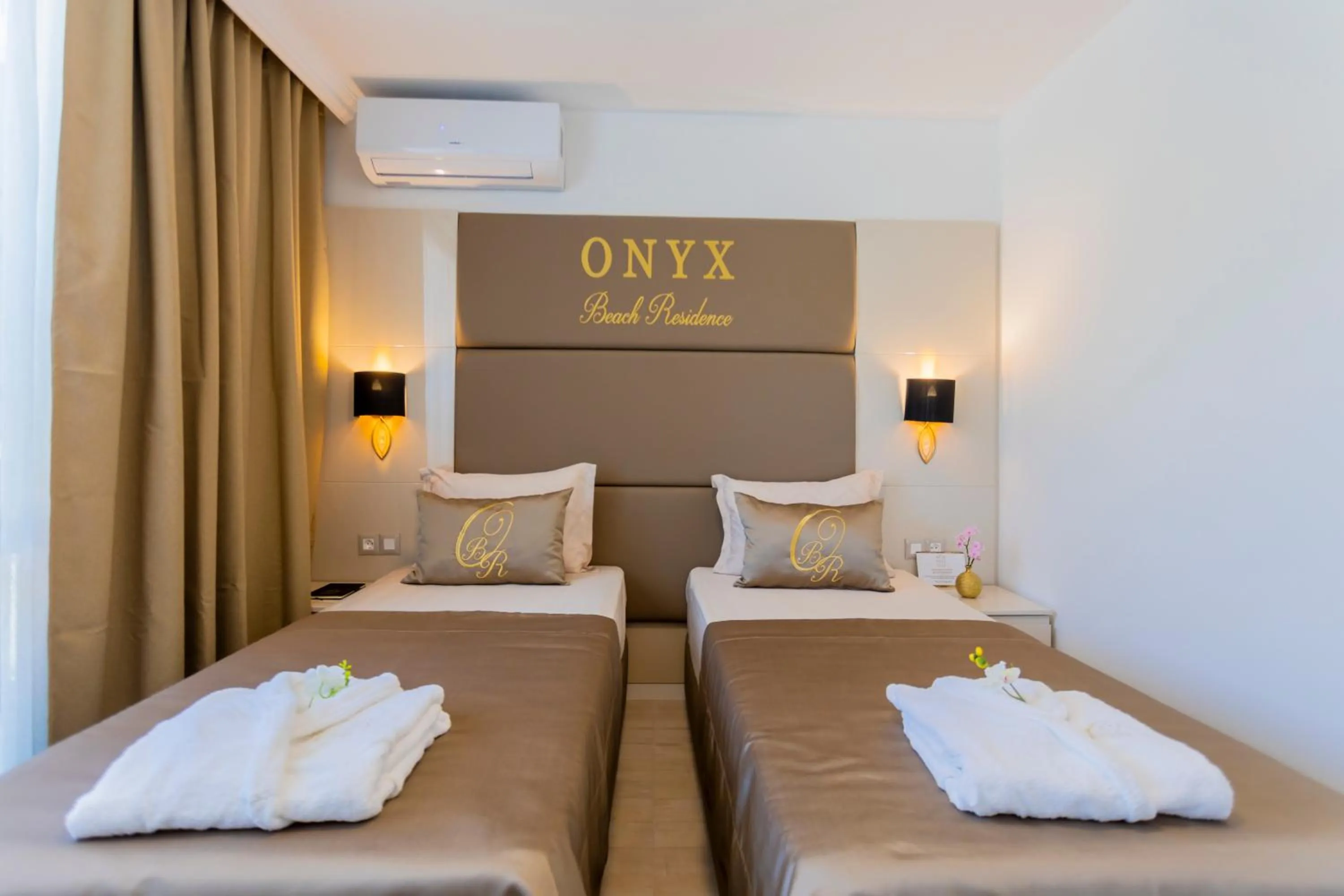 Bed in Onyx Beach Residence - Free Beach Access & Parking
