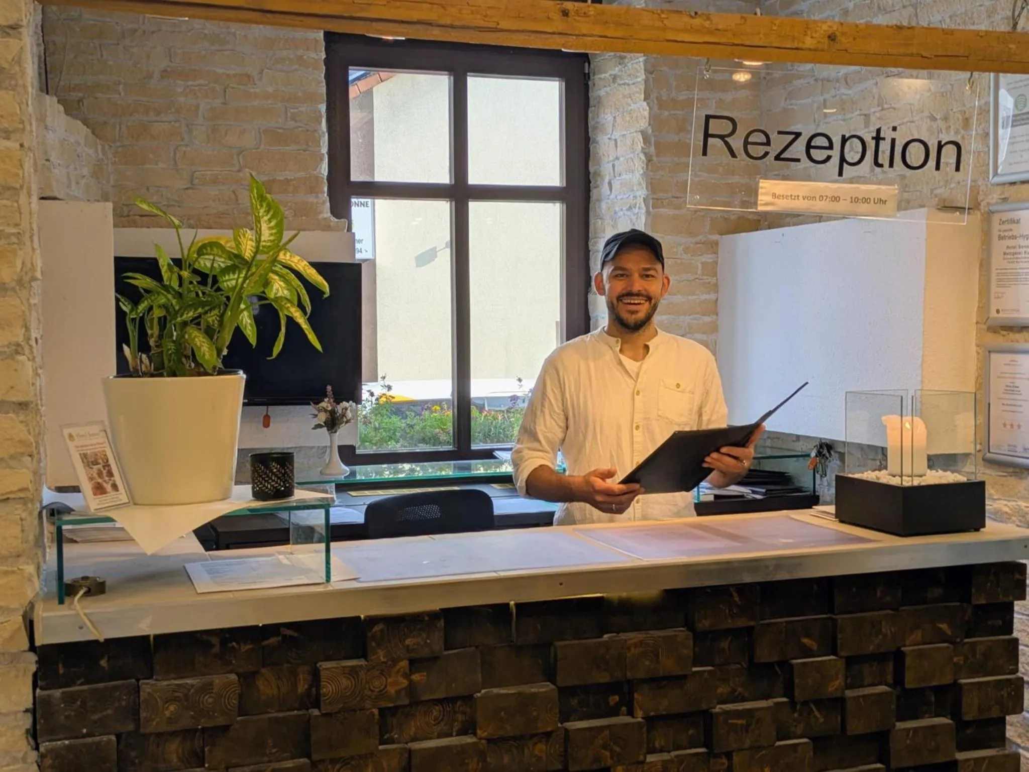 People in Hotel Sonne