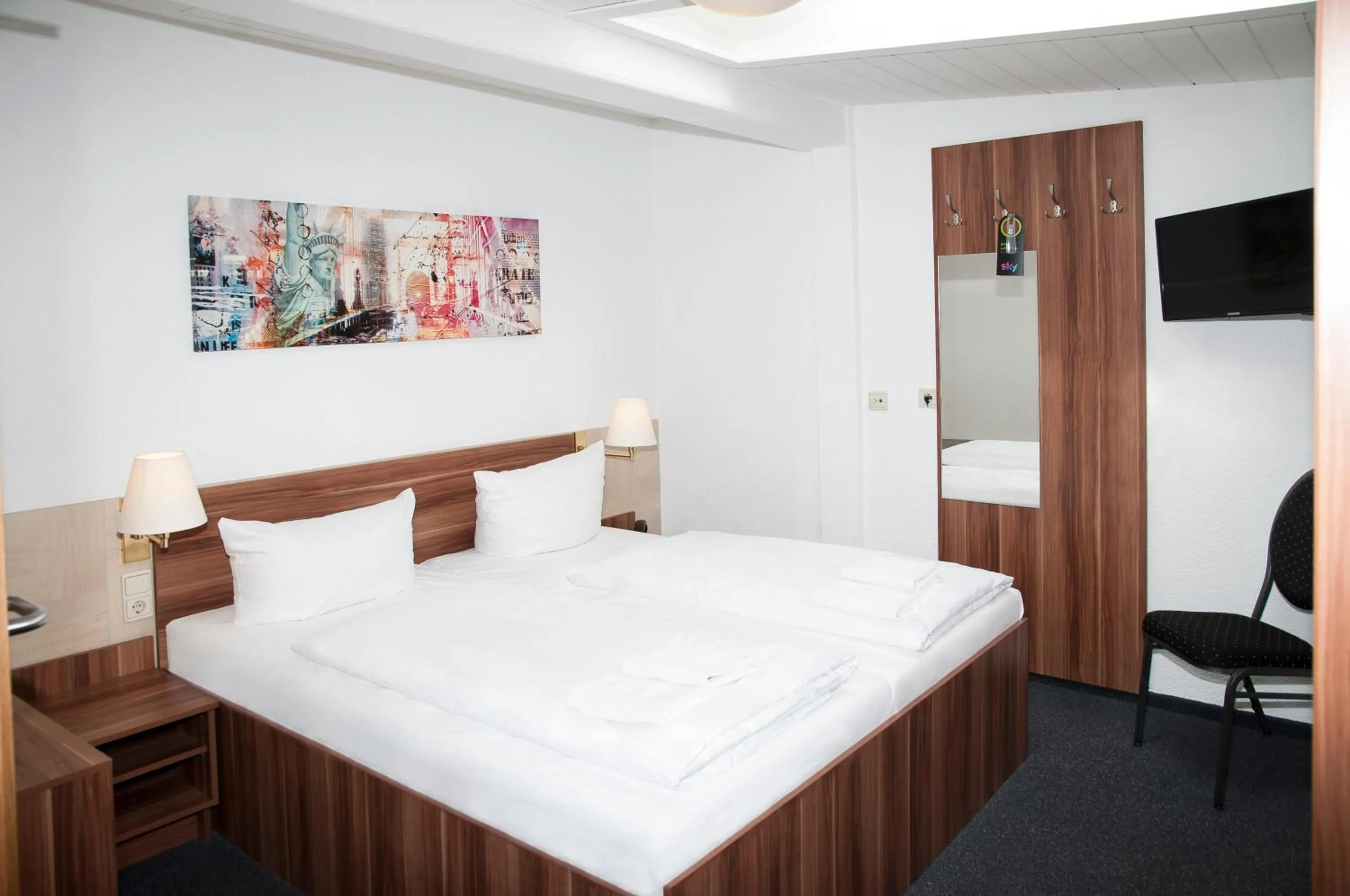 Bedroom, Bed in Hotel Sonne