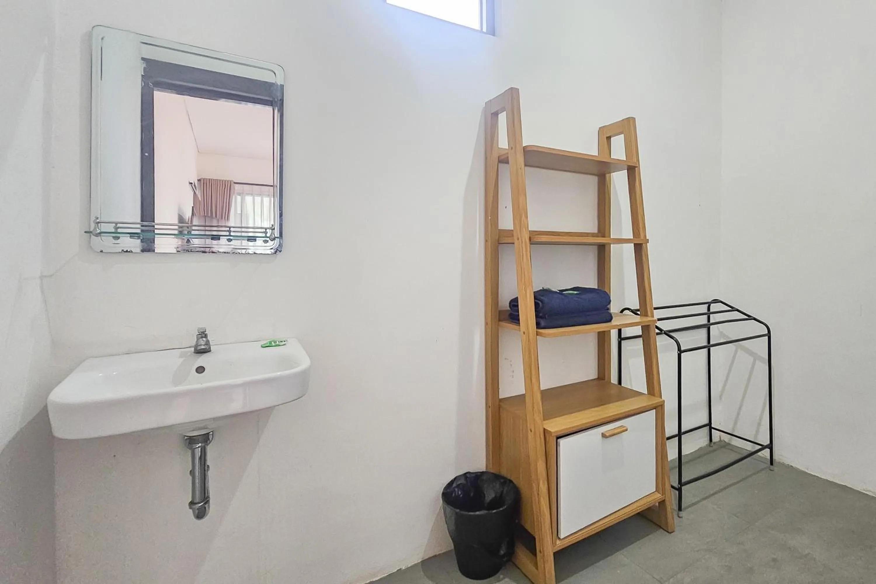 Bathroom in Urbanview Villa Balong BHO Syariah Bandung