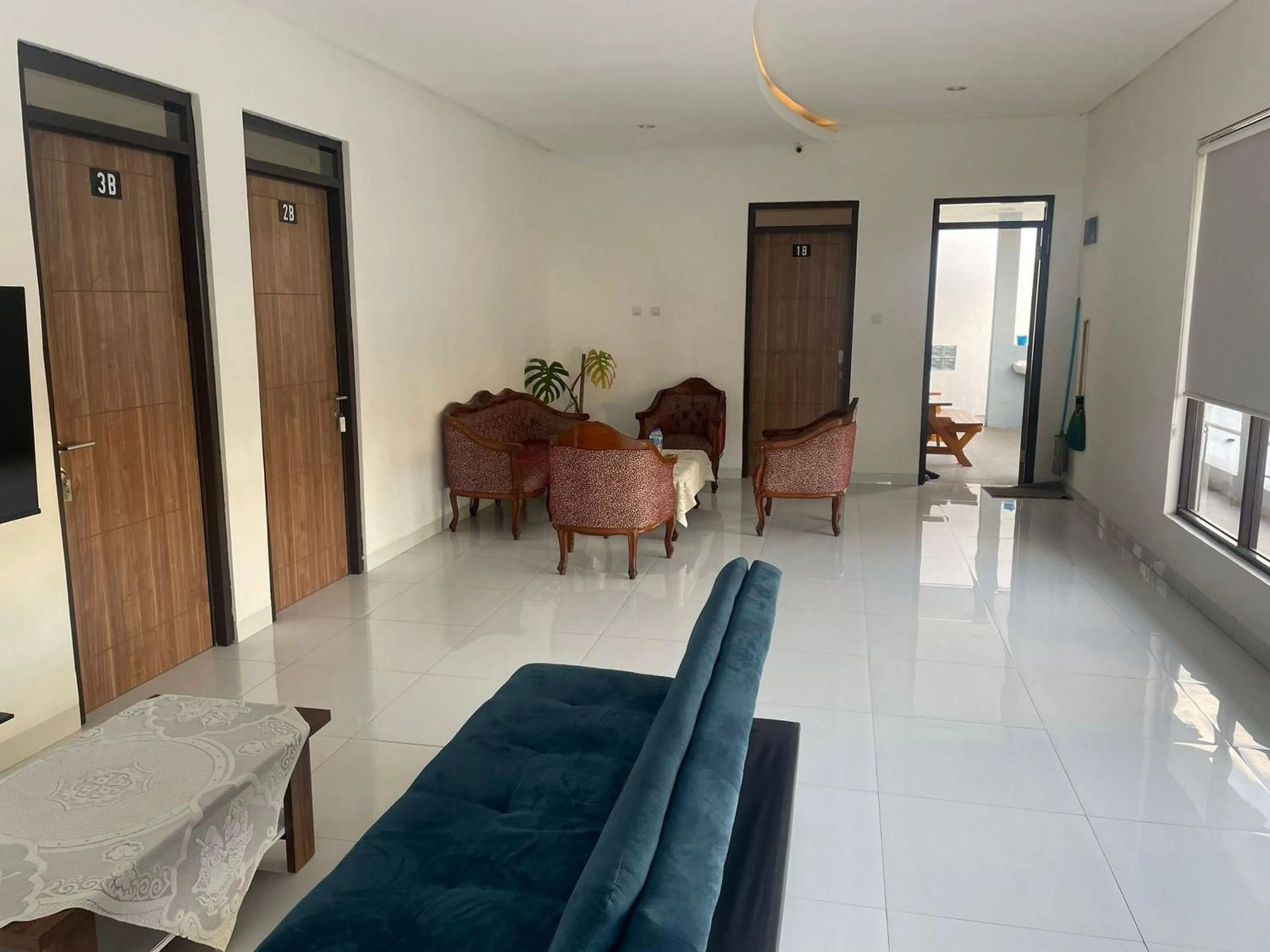 Seating area in Urbanview Villa Balong BHO Syariah Bandung