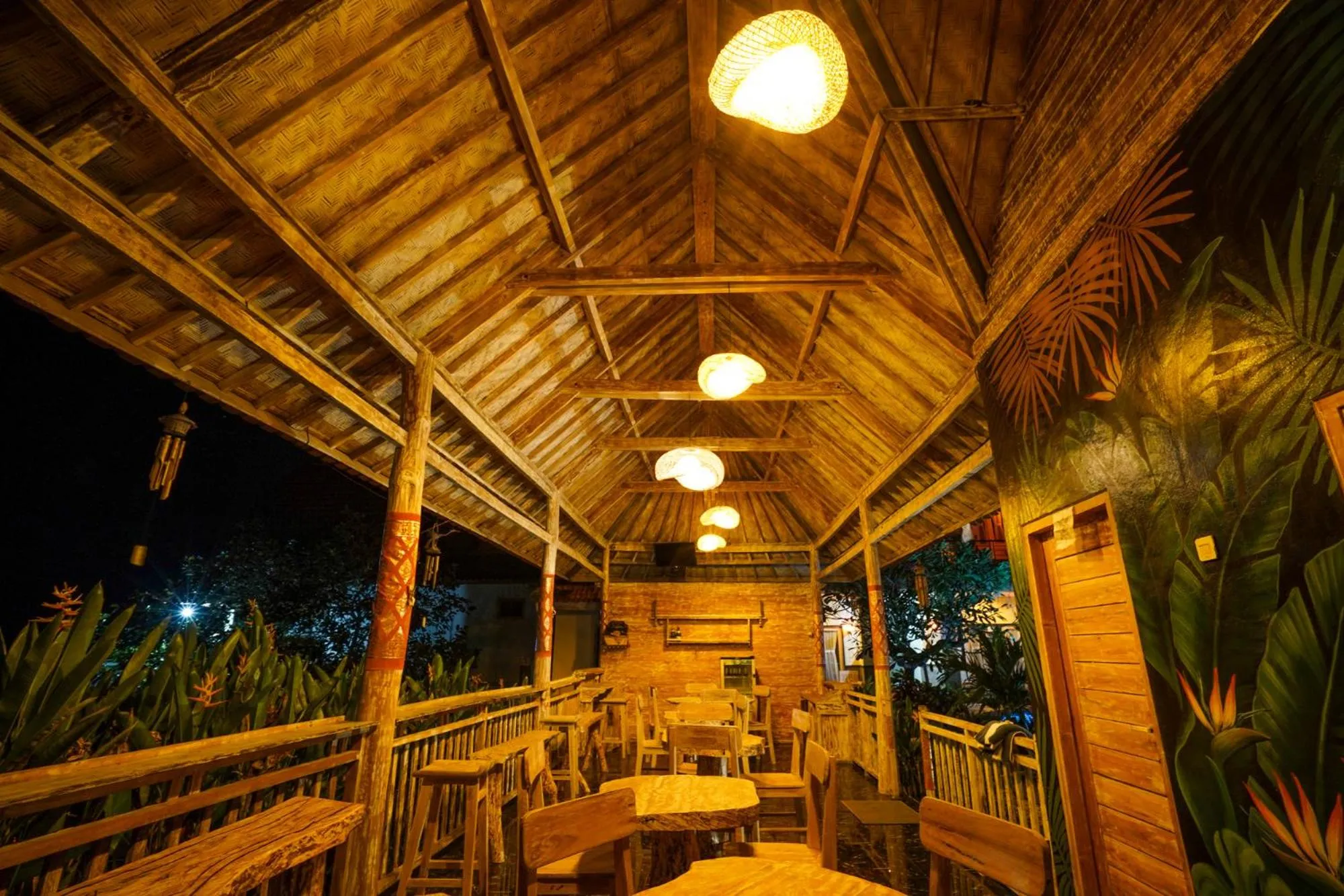 Restaurant/places to eat in Unicorn Bungalow