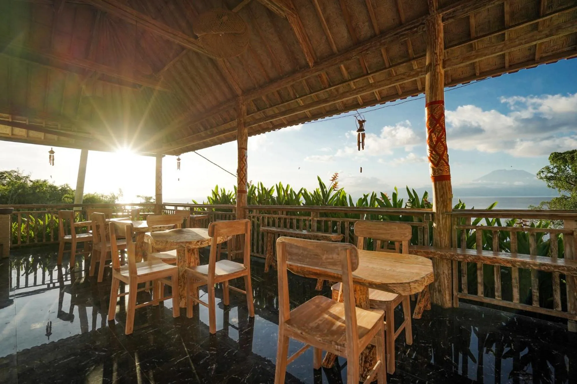 Restaurant/places to eat in Unicorn Bungalow