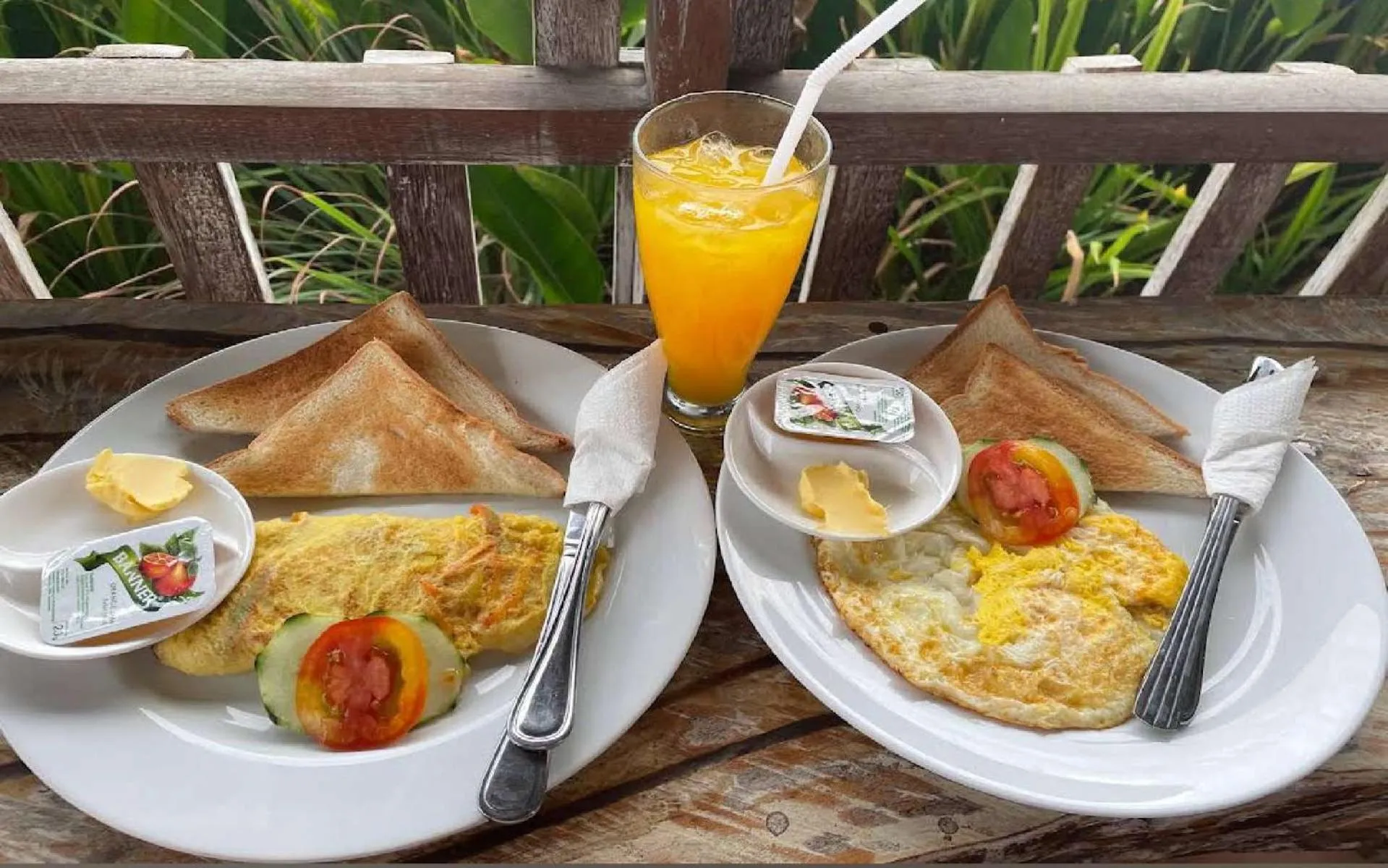 Restaurant/places to eat in Unicorn Bungalow