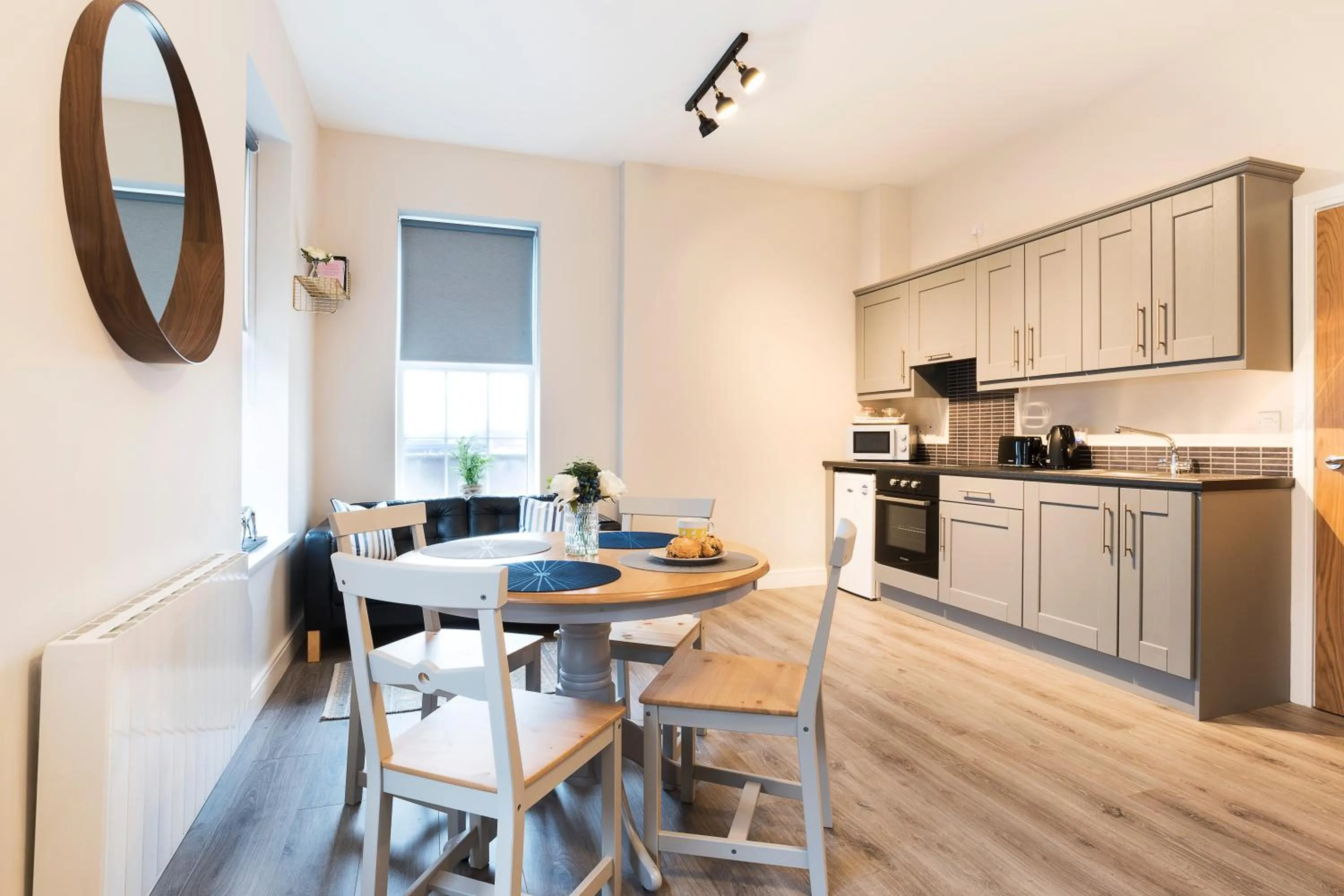 Kitchen or kitchenette in Blue Door Apartments