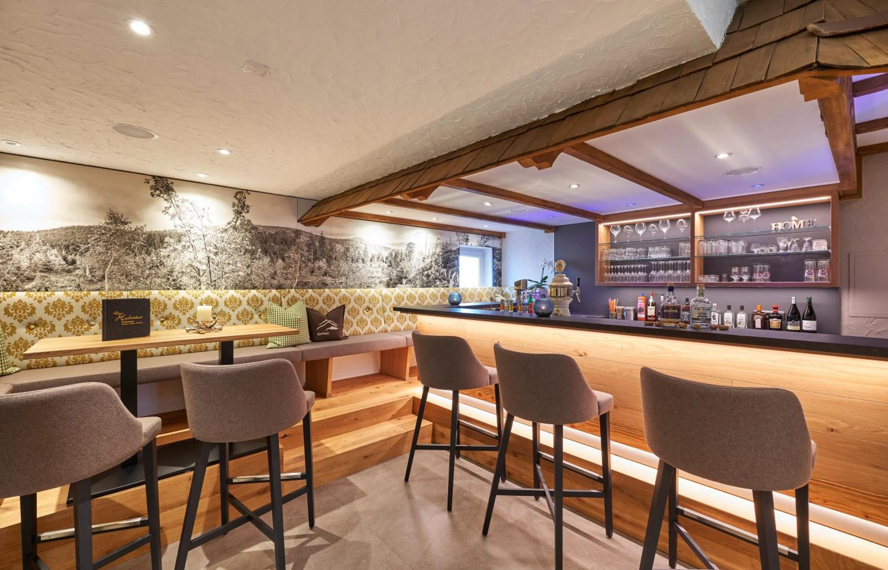 Lounge or bar in Ferienhotel Hubertus