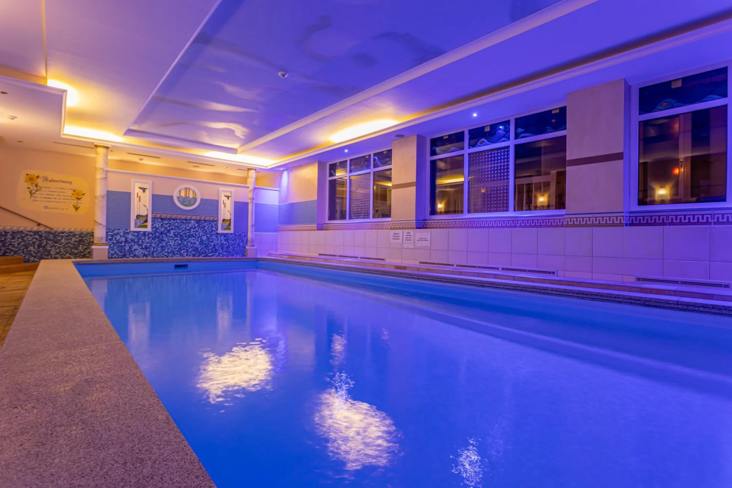 Swimming pool in Ferienhotel Hubertus