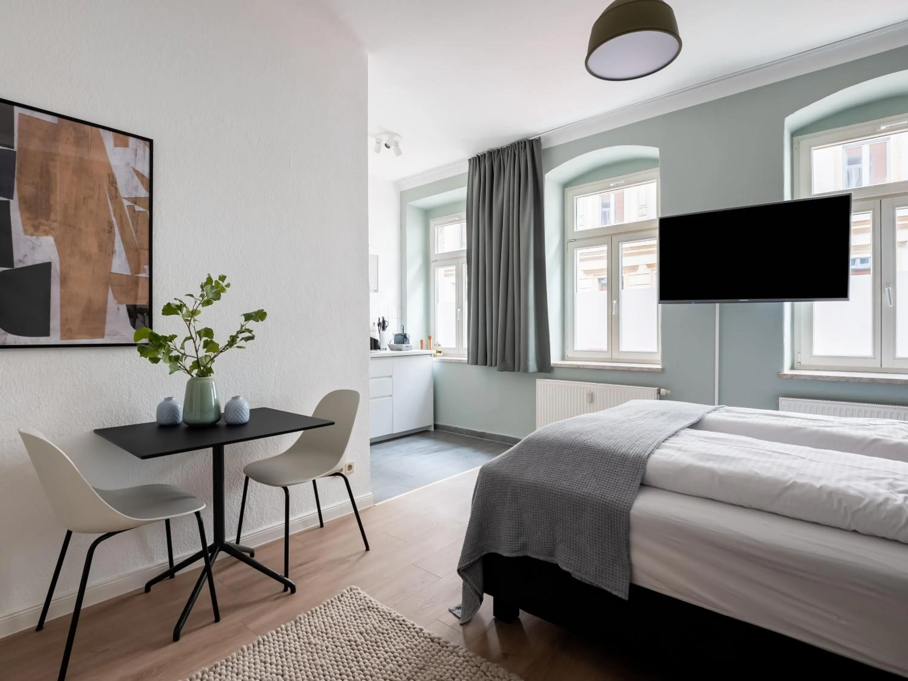 Photo of the whole room, Bed in Limehome Dresden Jordanstraße