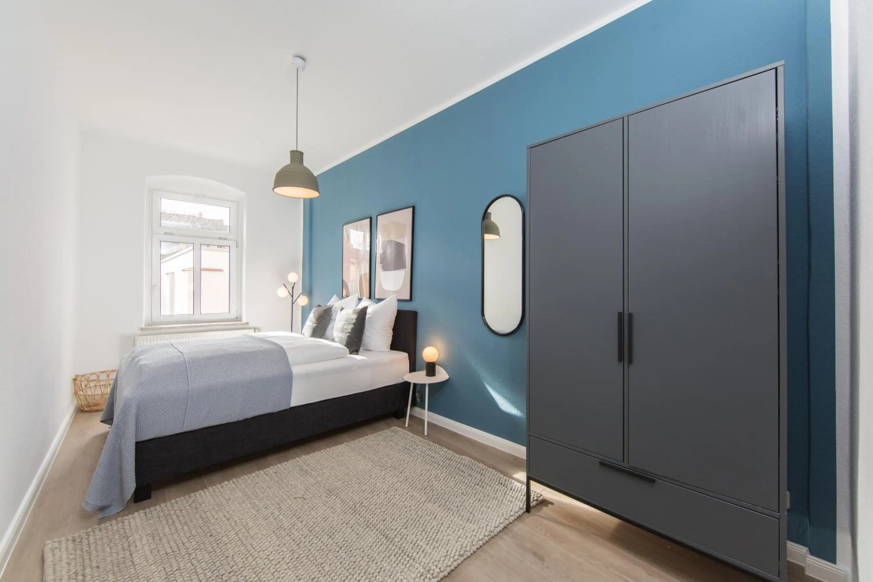 Bedroom, Bed in Limehome Dresden Jordanstraße