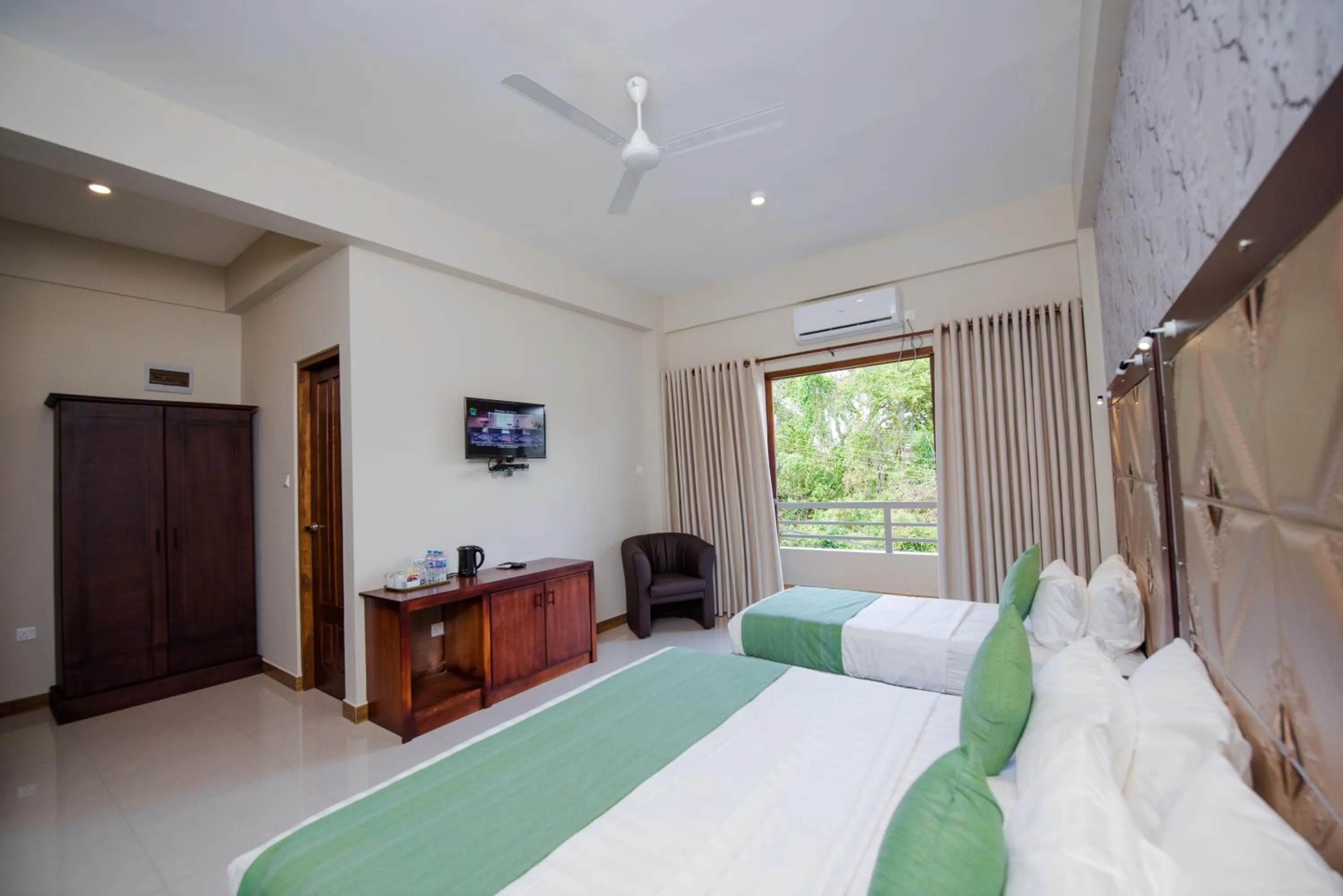 Bed in Mount Rich Rumassala