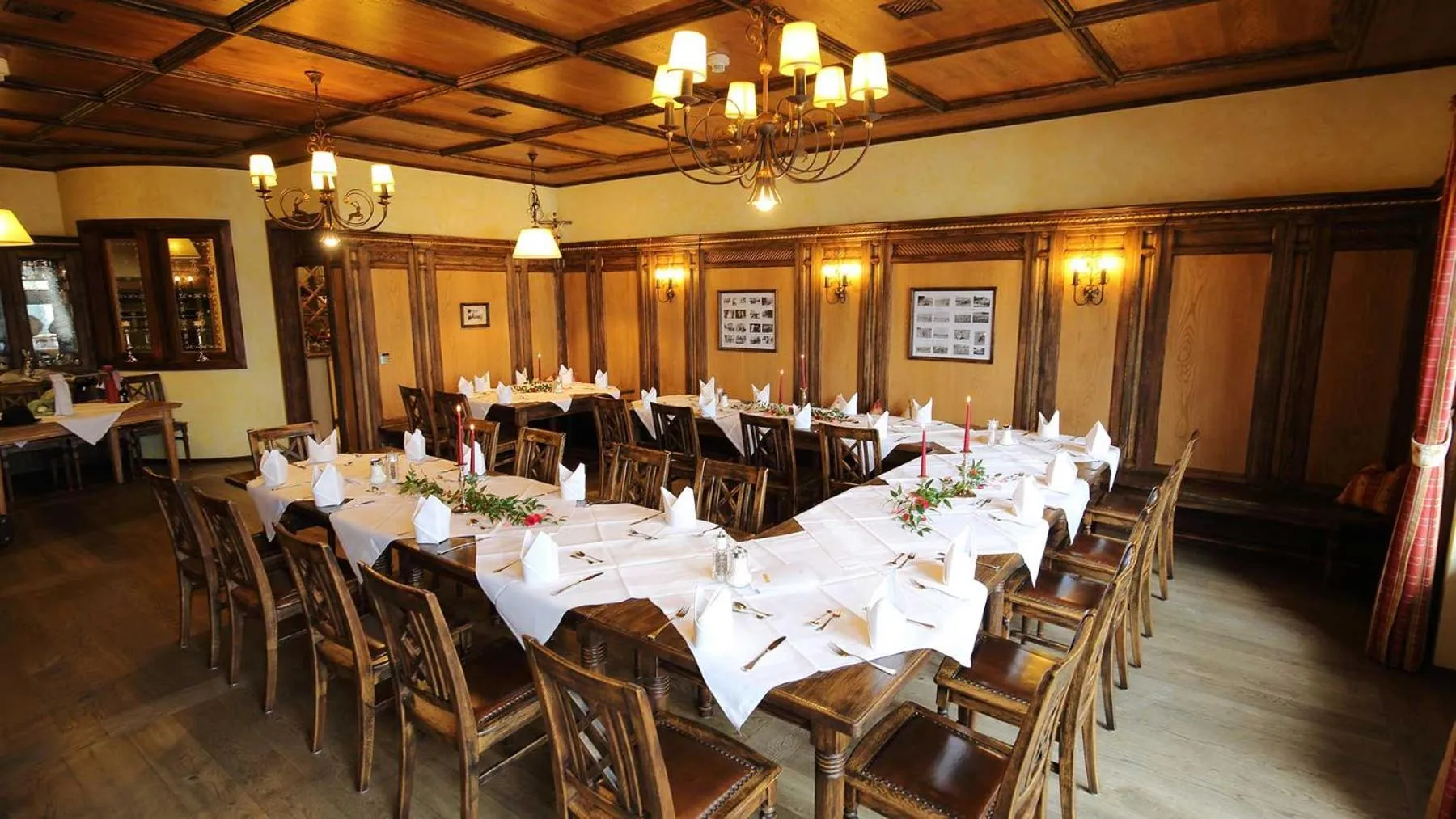 group of guests in Vilstaler Hof Landgasthof & Hotel