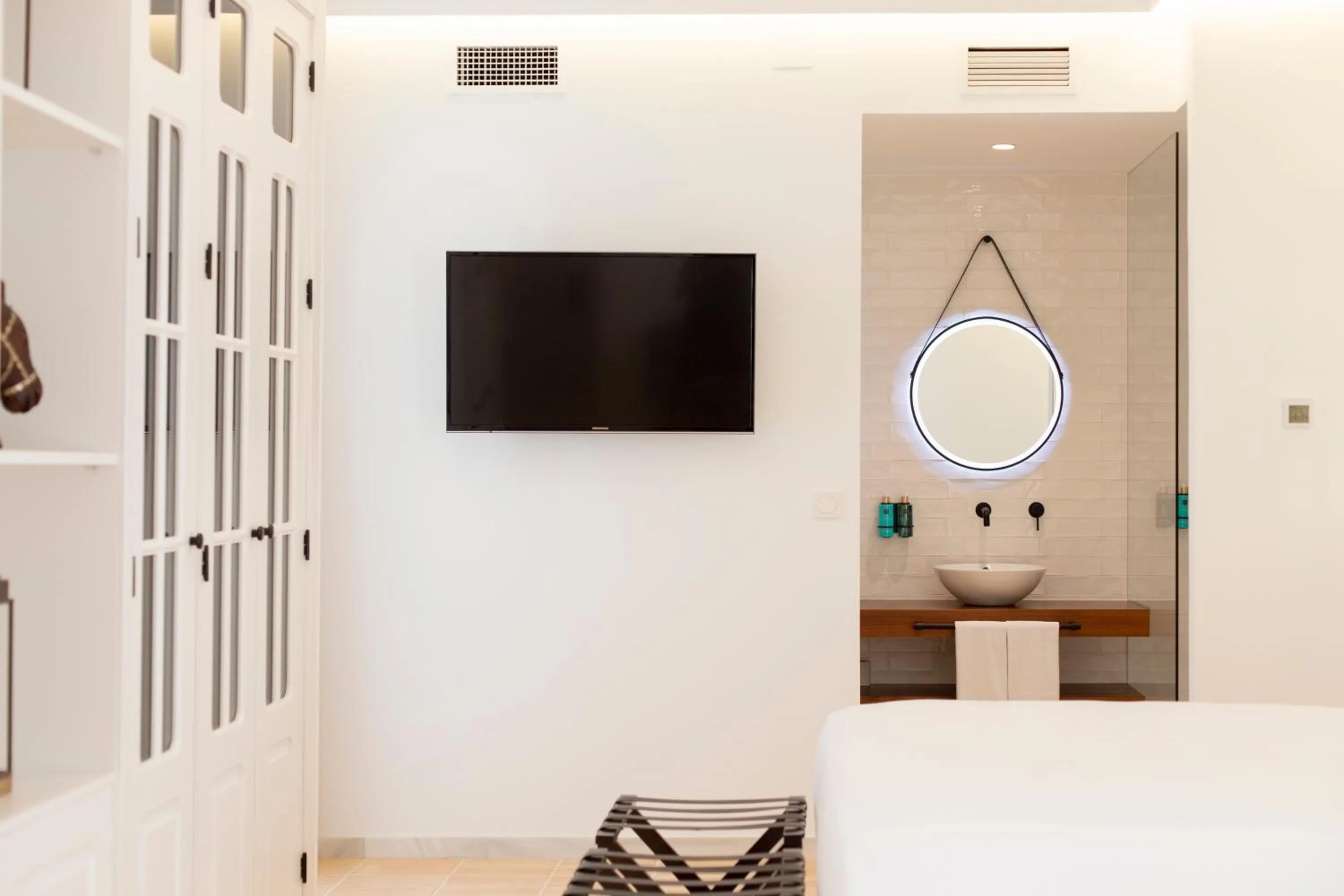 TV and multimedia, Bed in Albariza Hotel Boutique