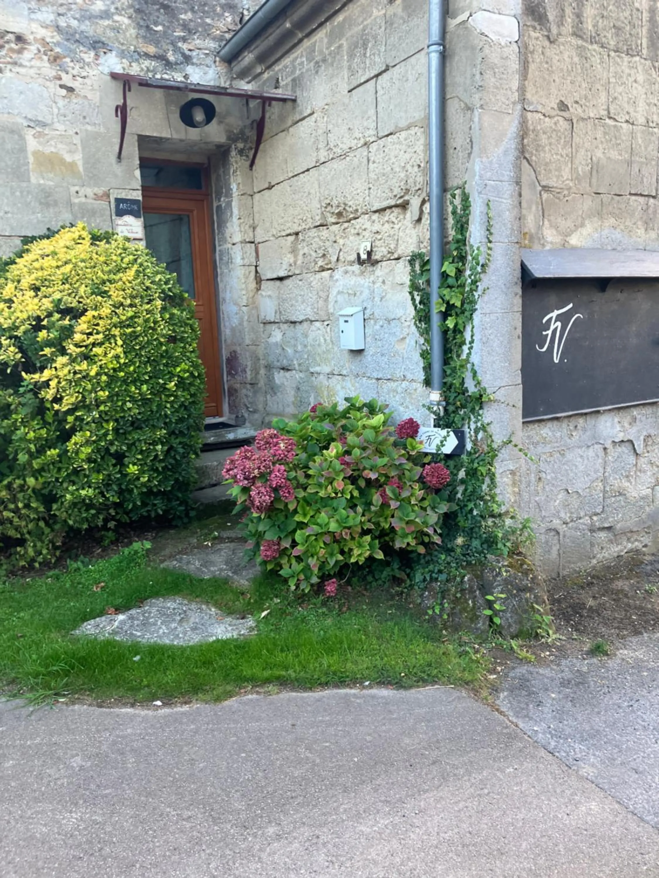 Quiet street view in La Ferme de Valeuse