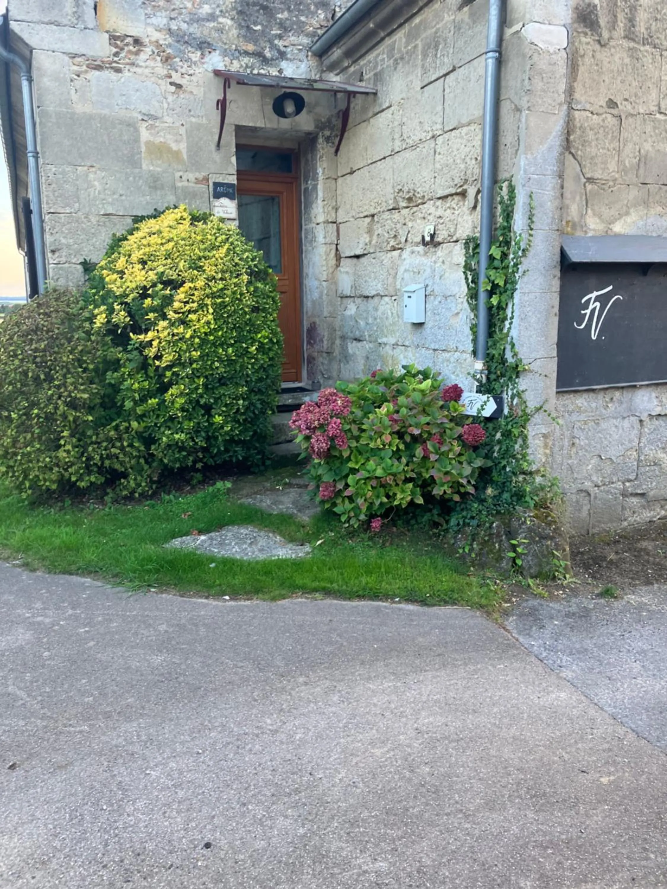 Facade/entrance in La Ferme de Valeuse