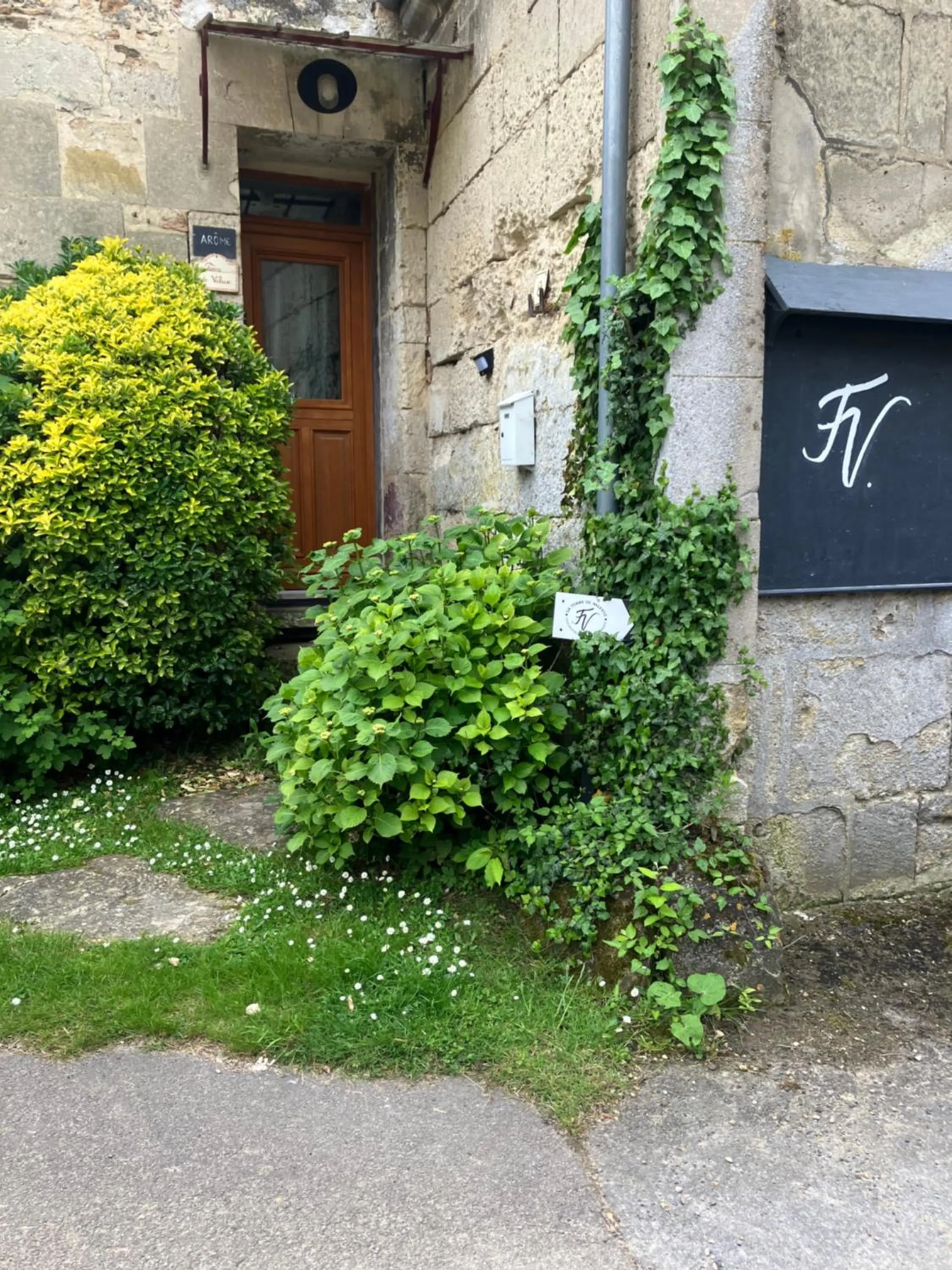 Facade/entrance in La Ferme de Valeuse