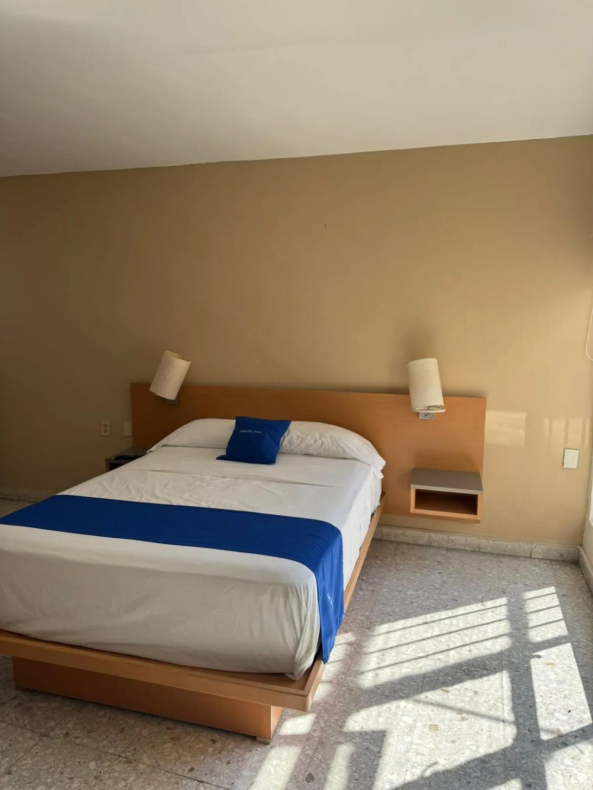 Bathroom, Bed in Hotel Queretaro