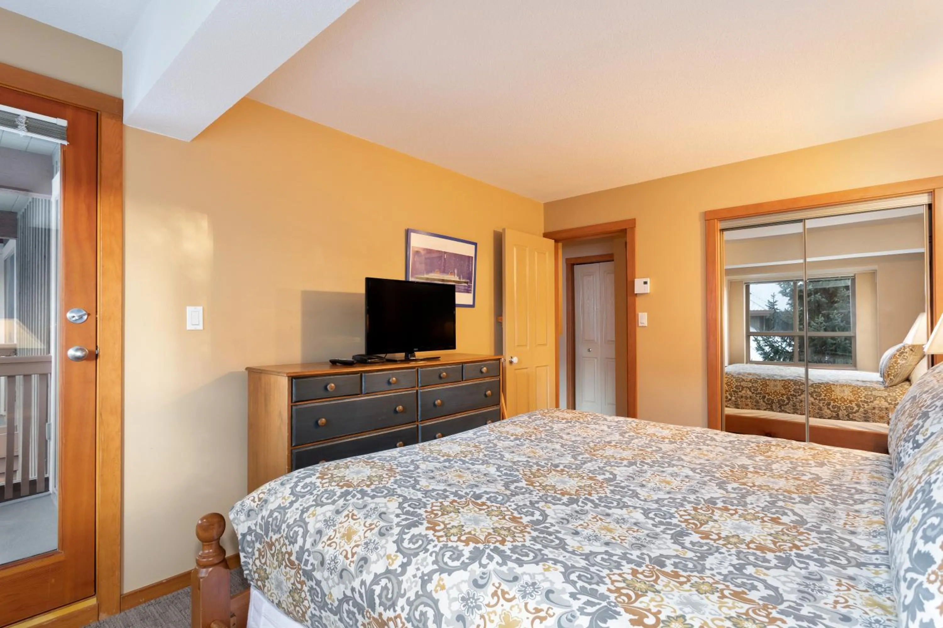 Bedroom, Bed in Symphony by Whistler Premier