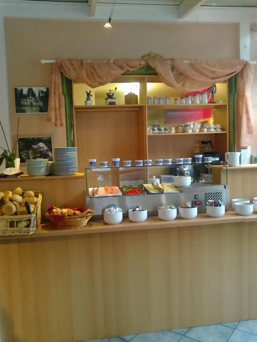 Restaurant/places to eat in Hotel Gasthof Turm