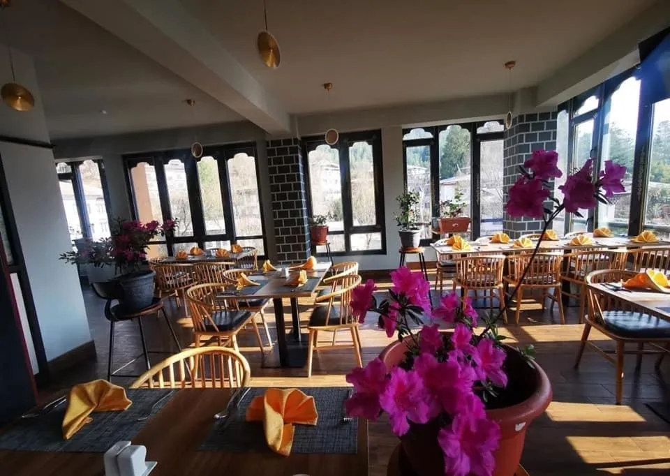 Restaurant/places to eat in Ludrong Hotel