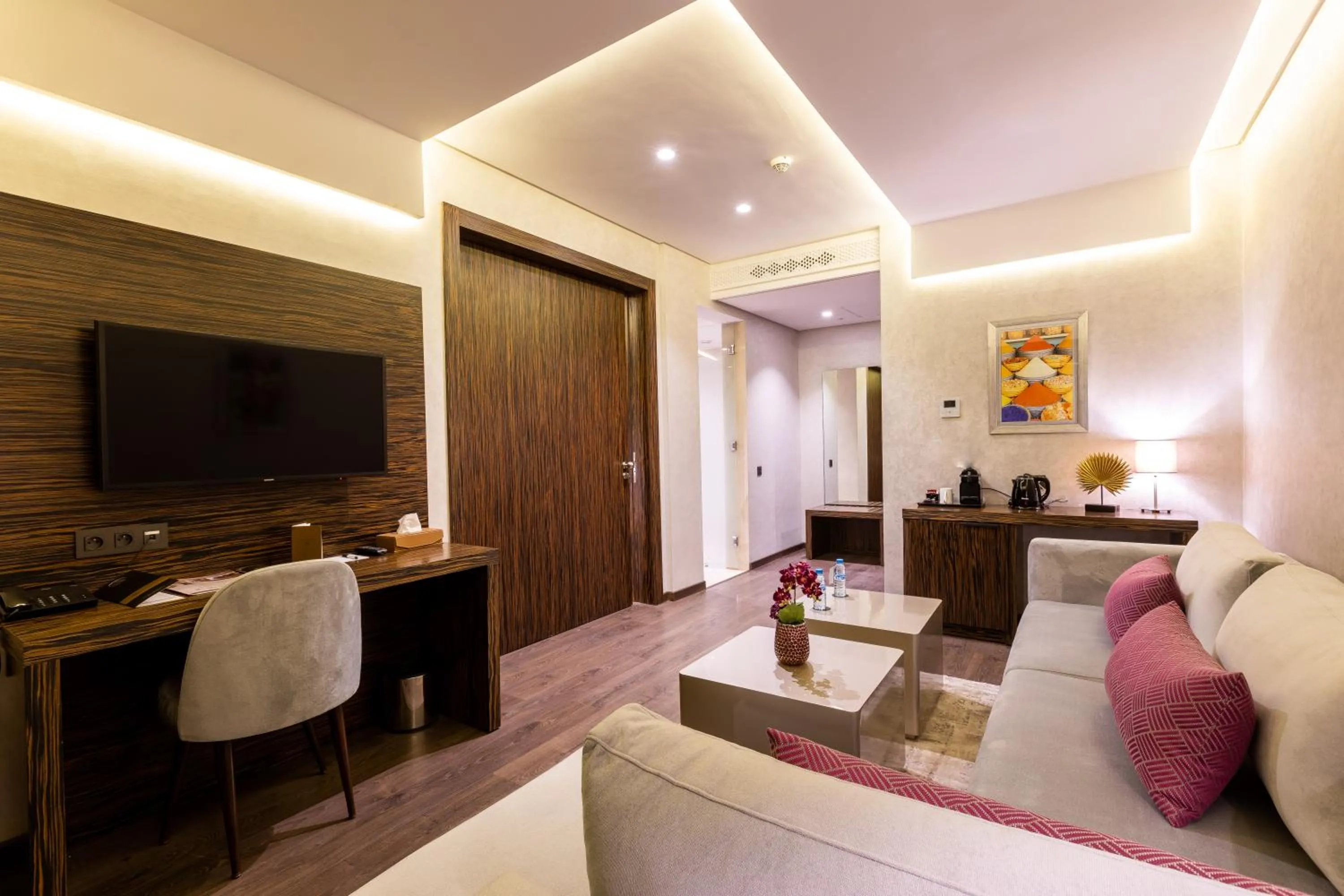 Communal lounge/ TV room in Nour Plazza Hotel