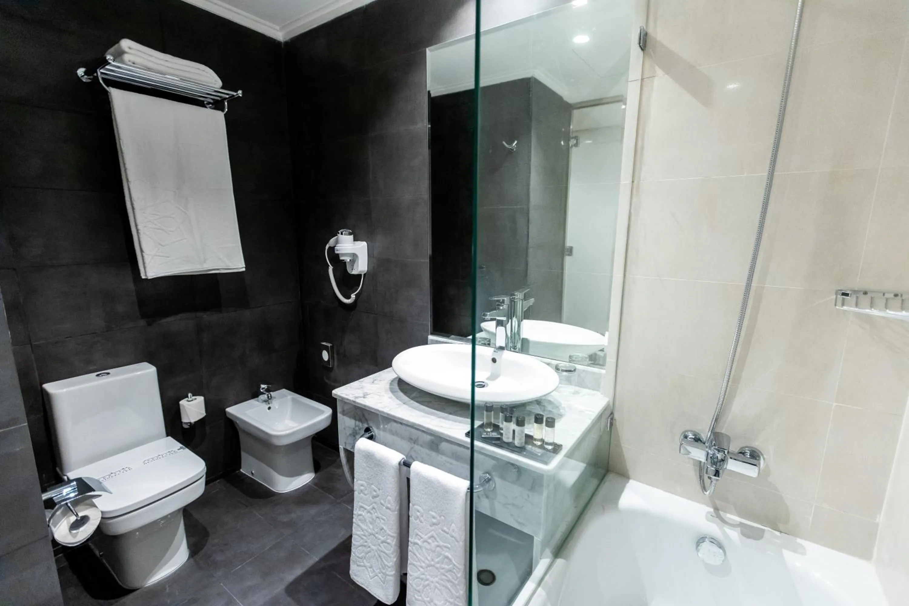 Bathroom in Nour Plazza Hotel