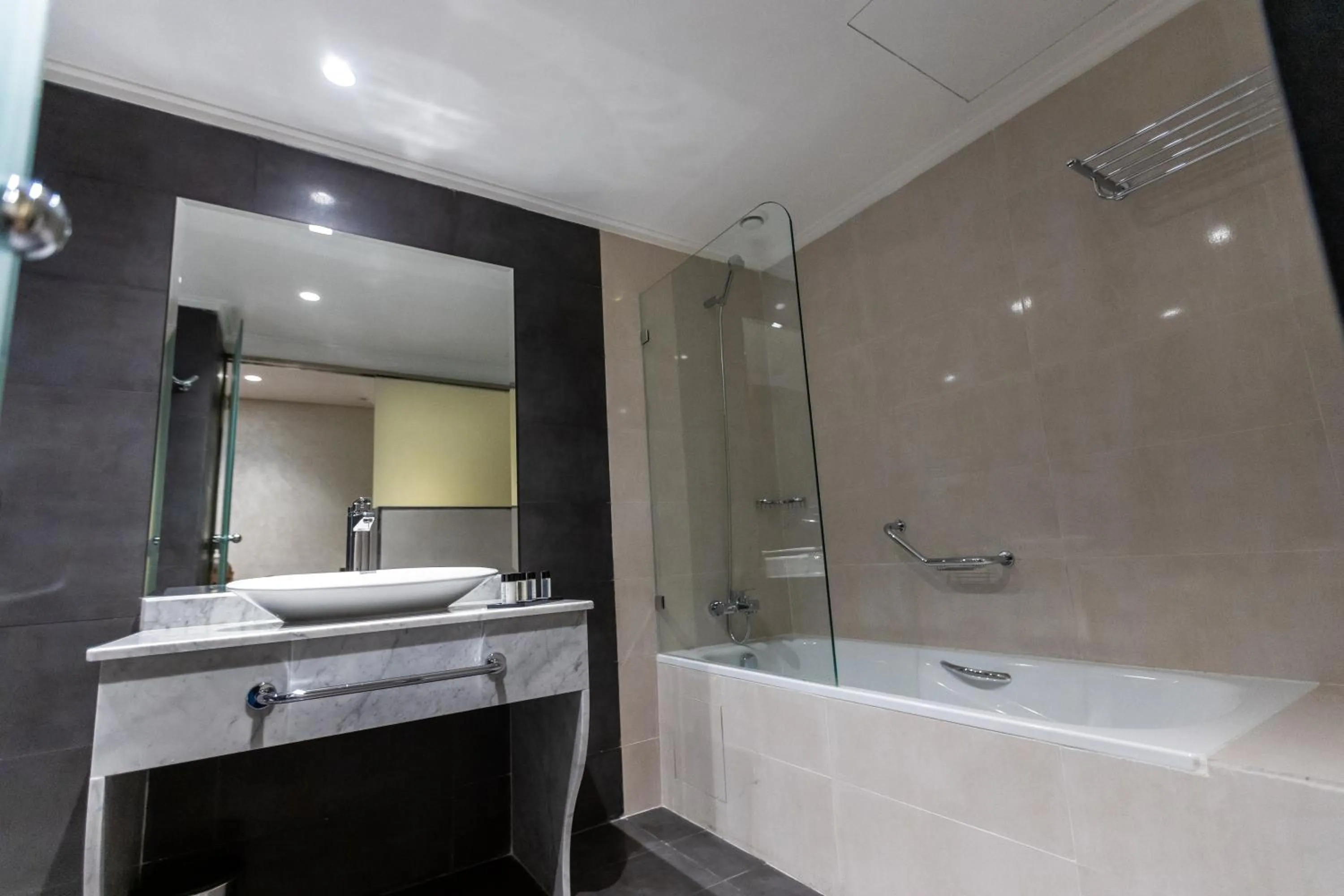 Bathroom in Nour Plazza Hotel