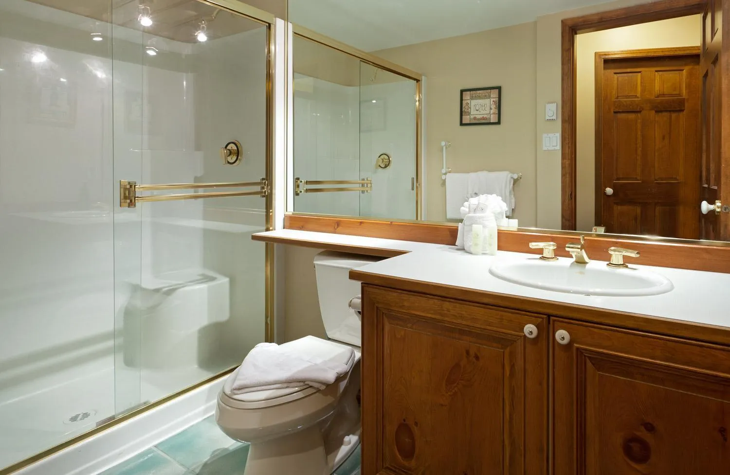 Bathroom in Blackcomb Greens by Whistler Premier